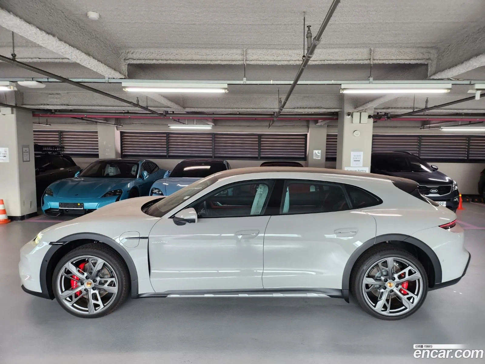 Porsche Taycan 2025 — 15