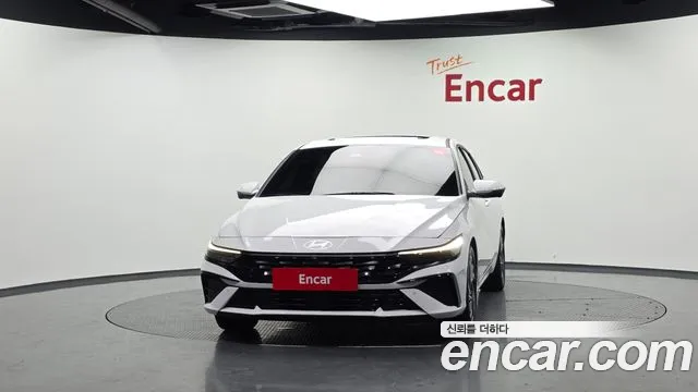 Hyundai Elantra Hybrid 2023 — 2