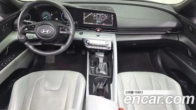 Hyundai Elantra Hybrid 2023 — 4