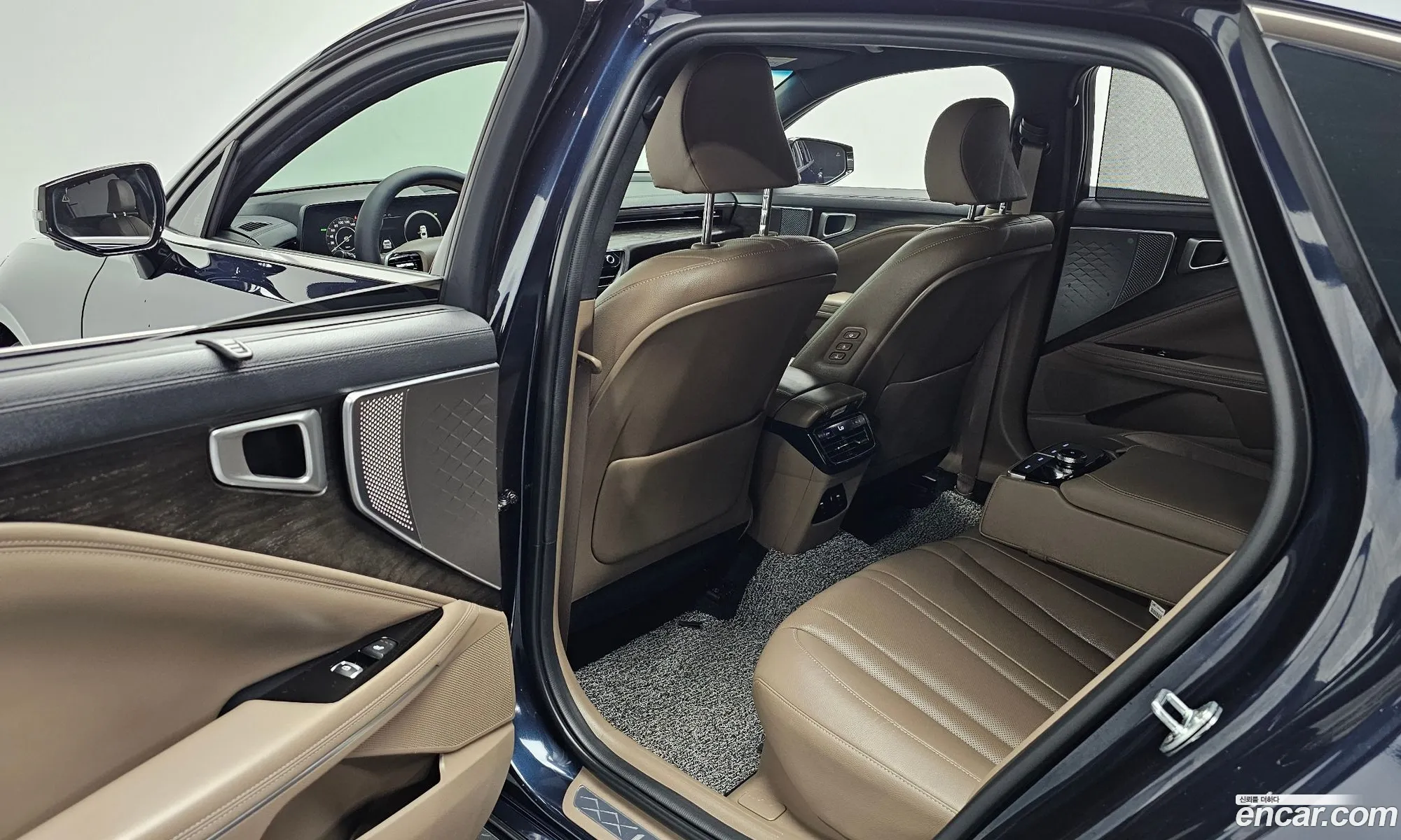 Kia K8 Hybrid 2022 — 15