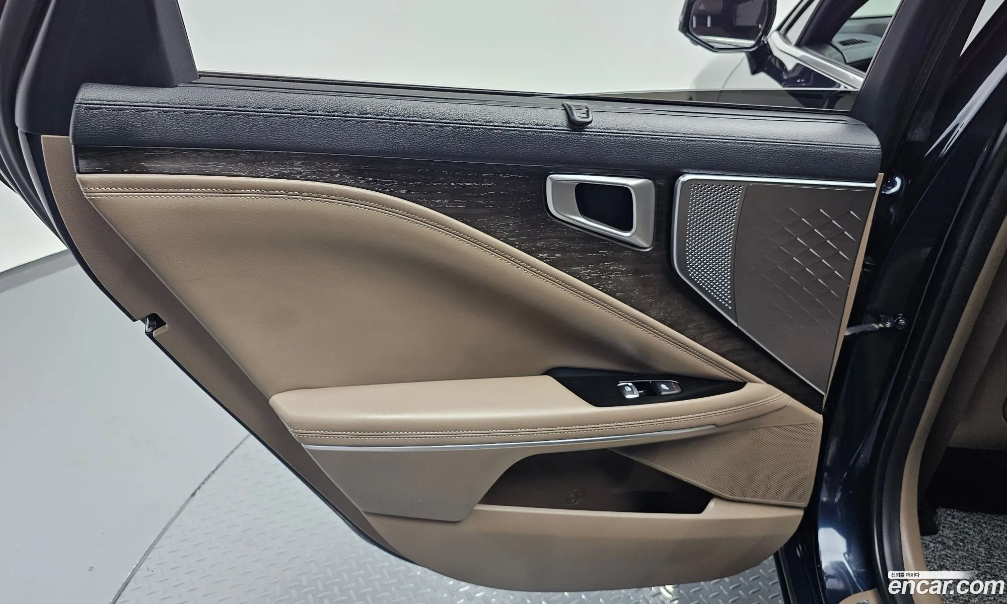 Kia K8 Hybrid 2022 — 18