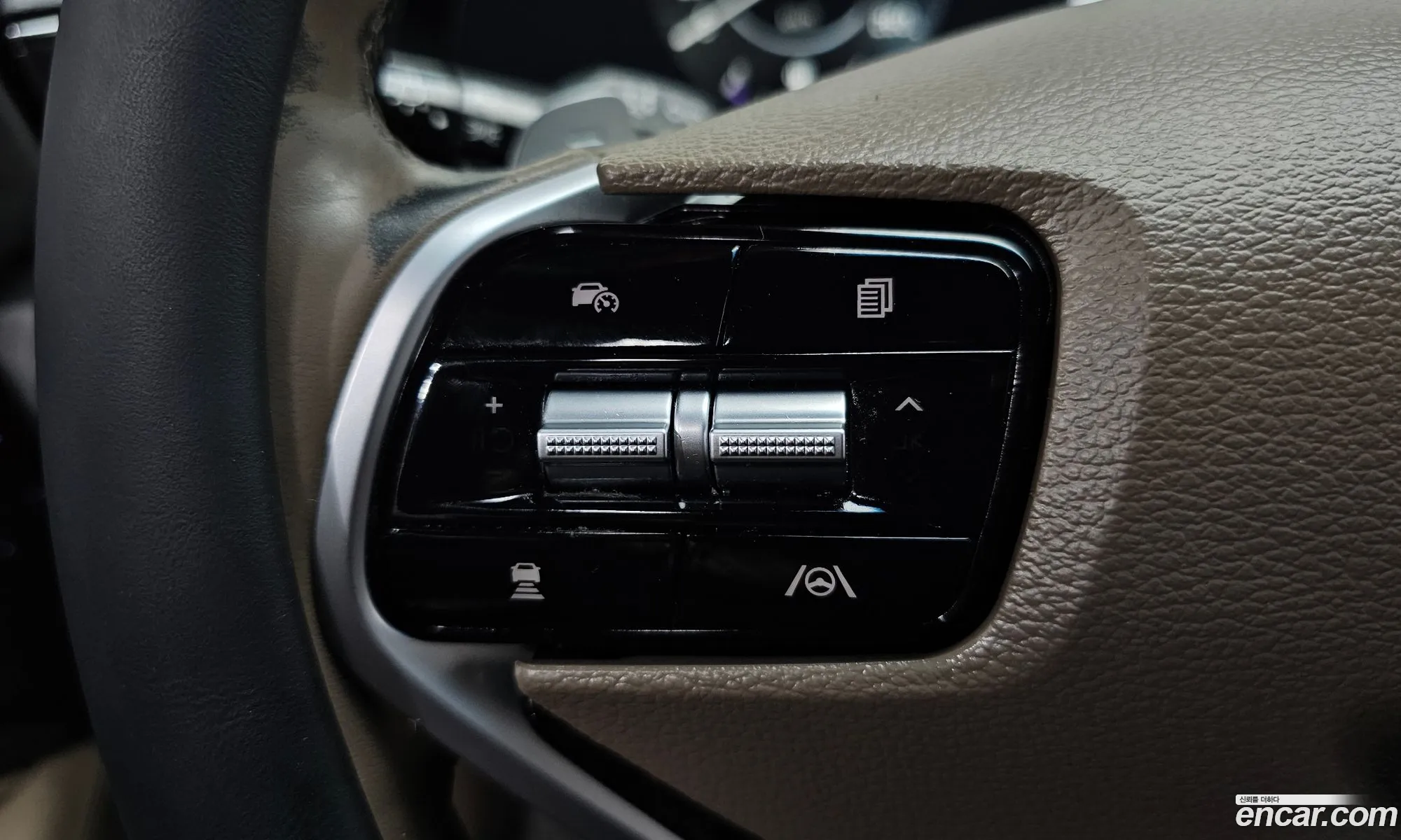 Kia K8 Hybrid 2022 — 31