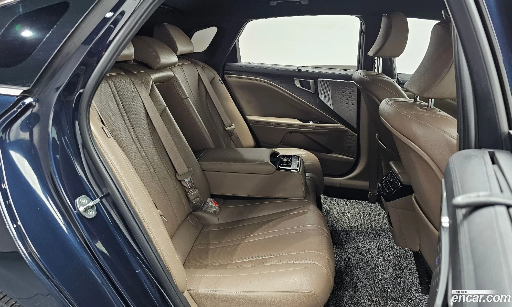 Kia K8 Hybrid 2022 — 33