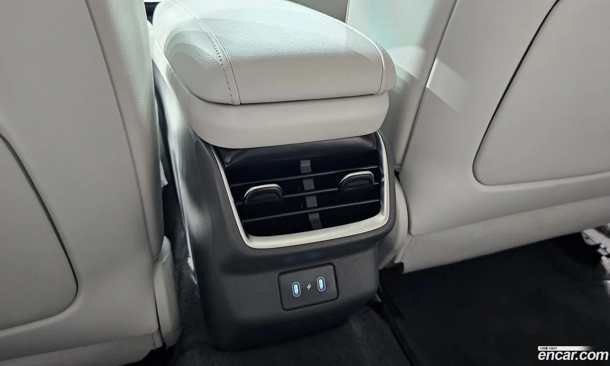 Hyundai Grandeur Hybrid 2024 — 25