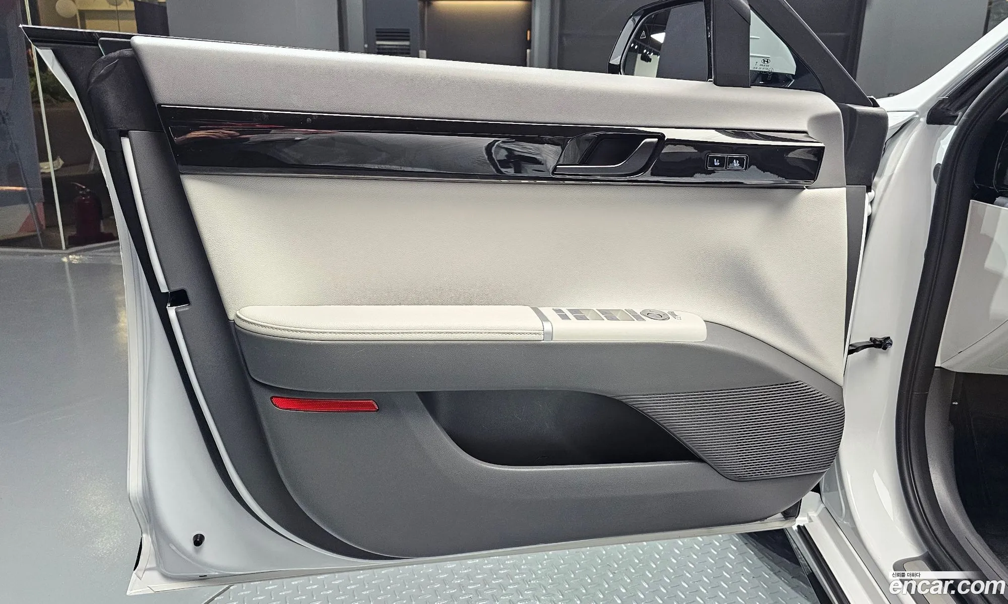Hyundai Grandeur Hybrid 2024 — 15