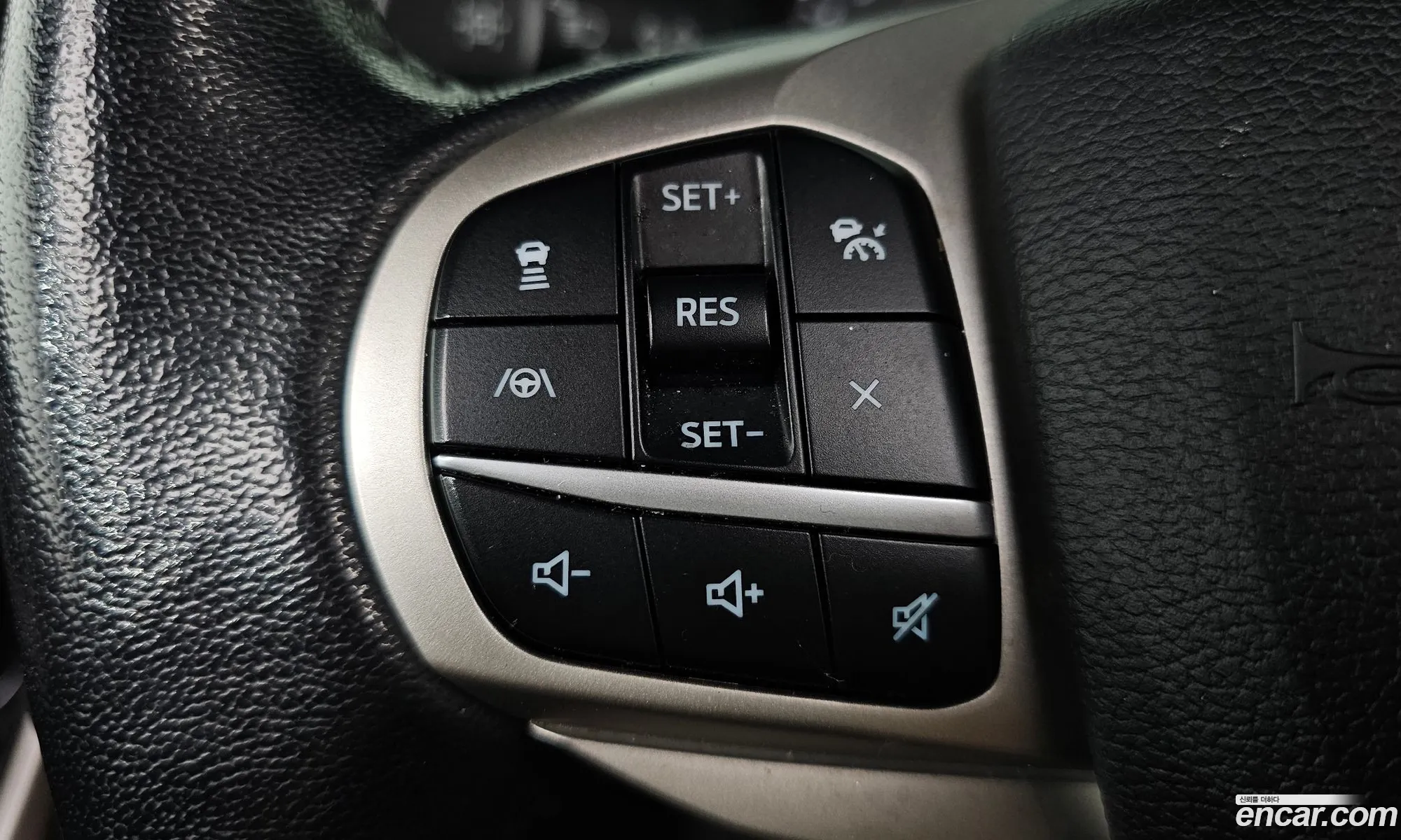 Ford Explorer 6th Gen 2021 1FMSK8FH8MGB26744 — 26