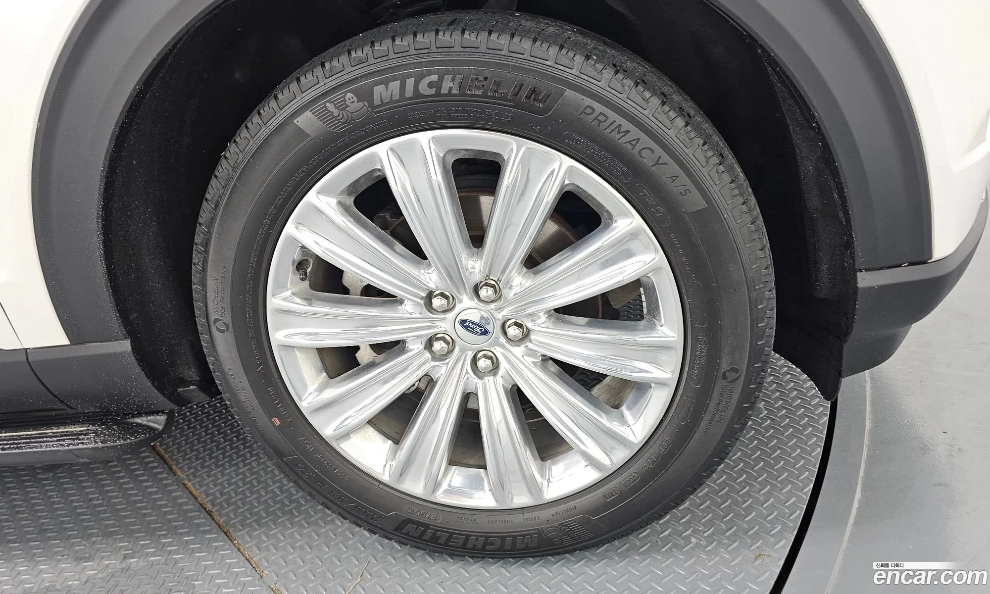 Ford Explorer 6th Gen 2021 1FMSK8FH8MGB26744 — 17