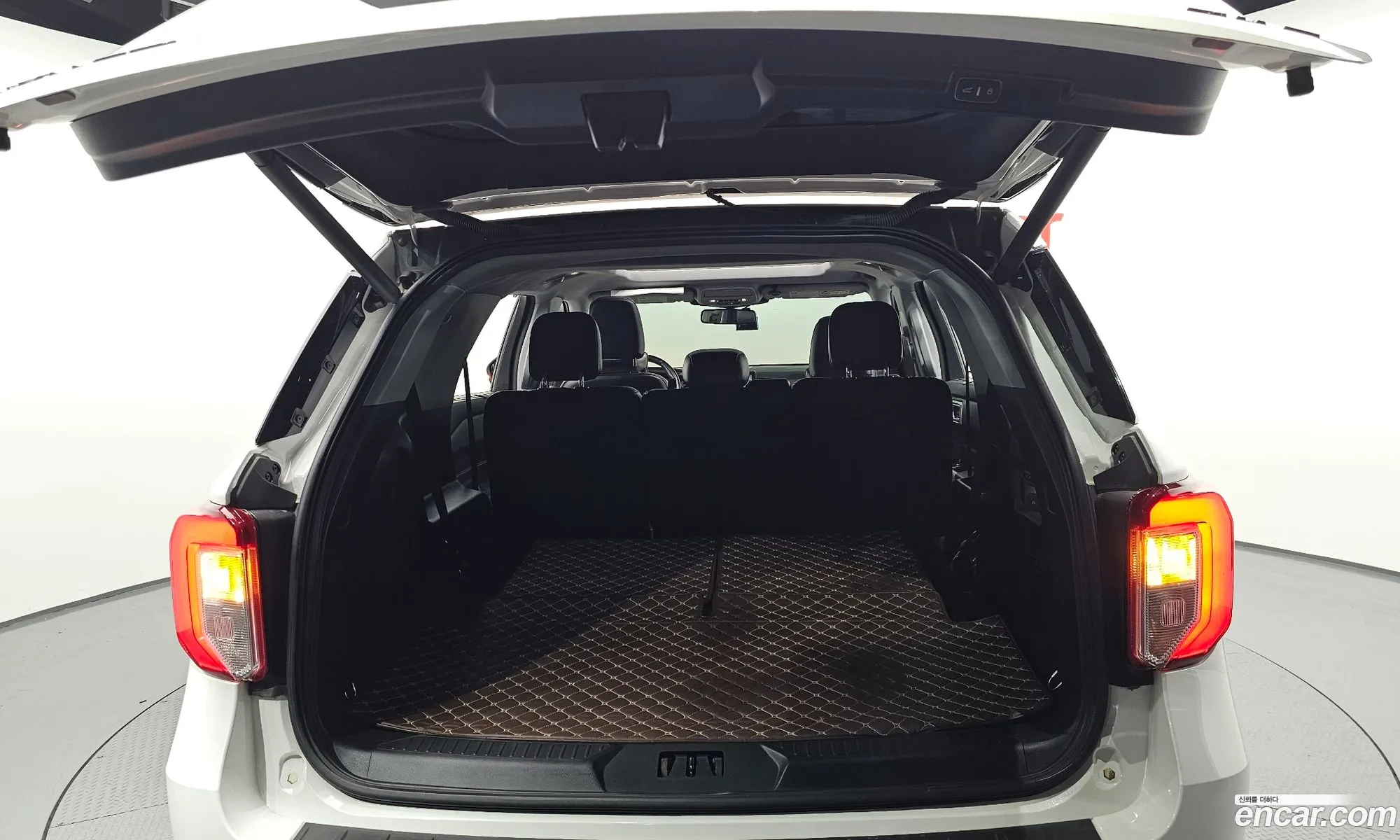 Ford Explorer 6th Gen 2021 1FMSK8FH8MGB26744 — 12