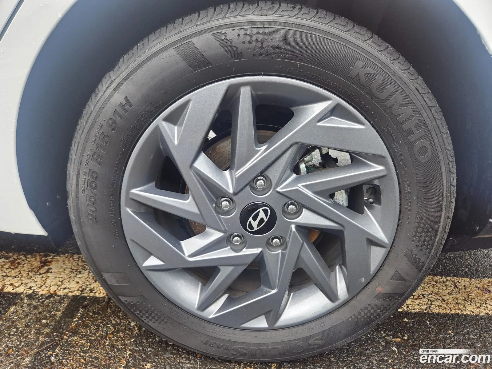 Hyundai Elantra 2025 — 3