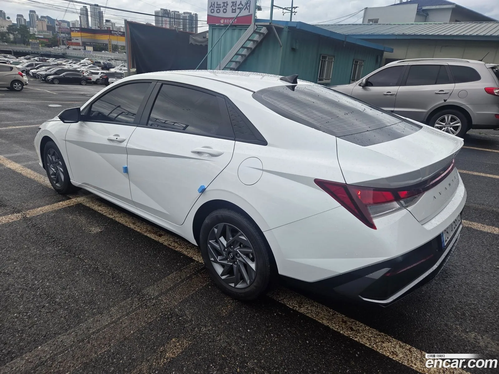 Hyundai Elantra 2025 — 4