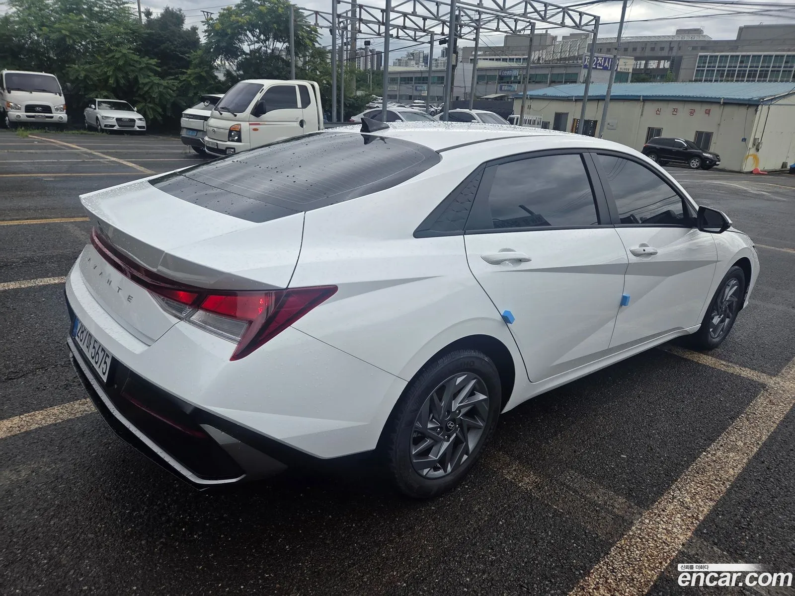Hyundai Elantra 2025 — 12