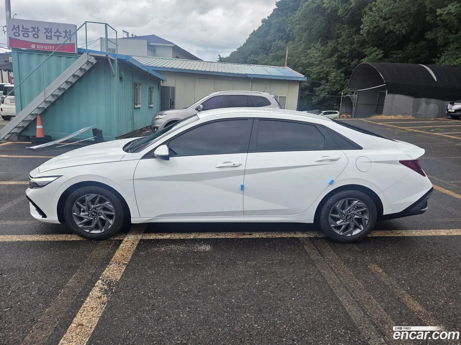 Hyundai Elantra 2025 — 2