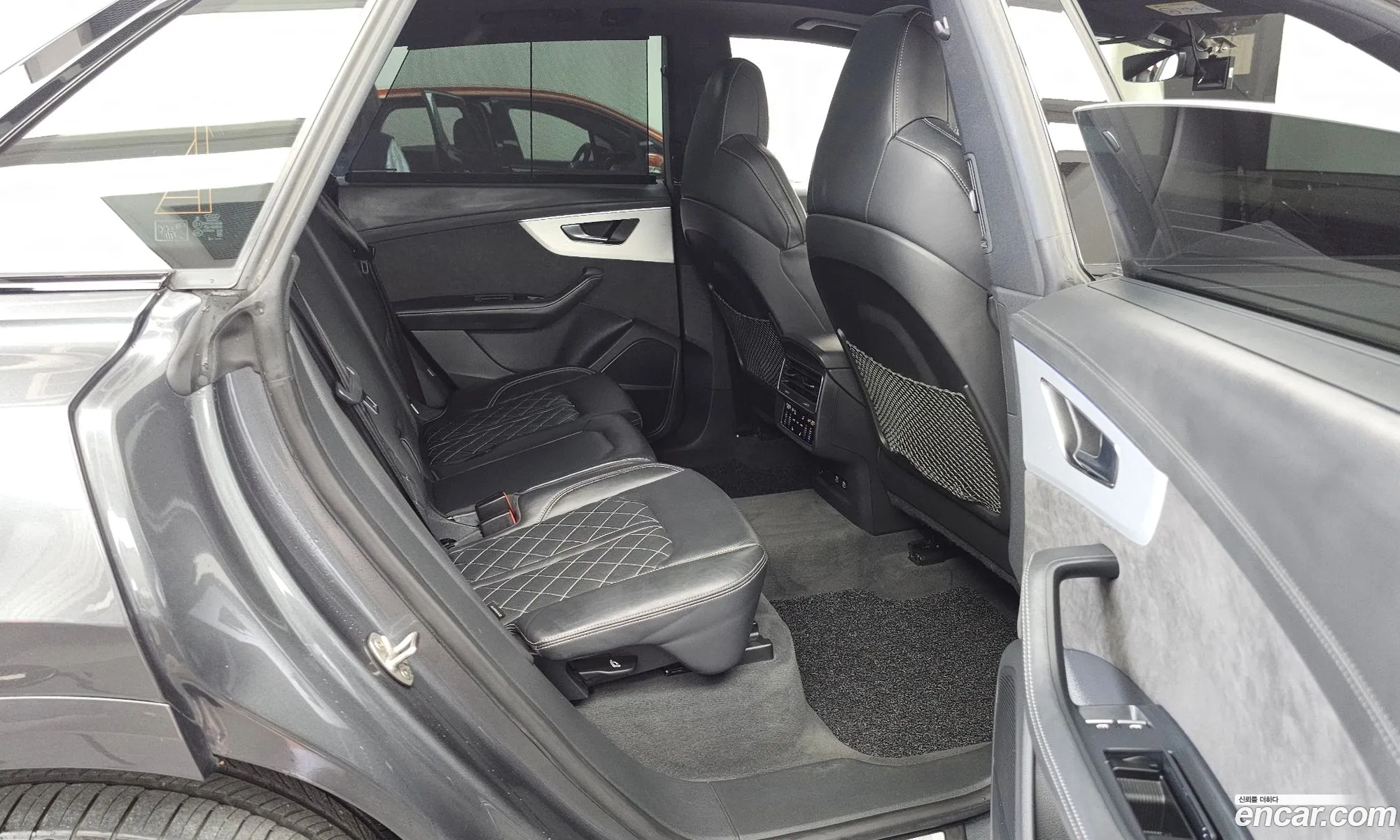 Audi Q8 2021 WAUZZZF13MD017100 — 2