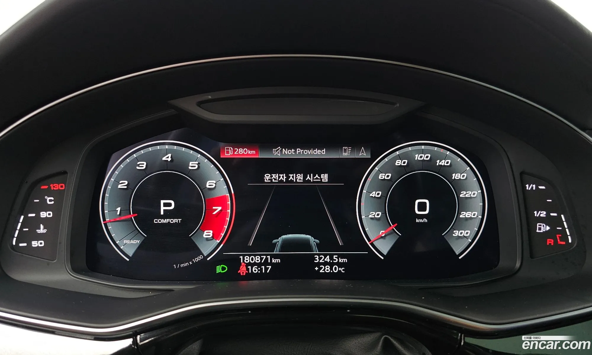 Audi Q8 2021 WAUZZZF13MD017100 — 12