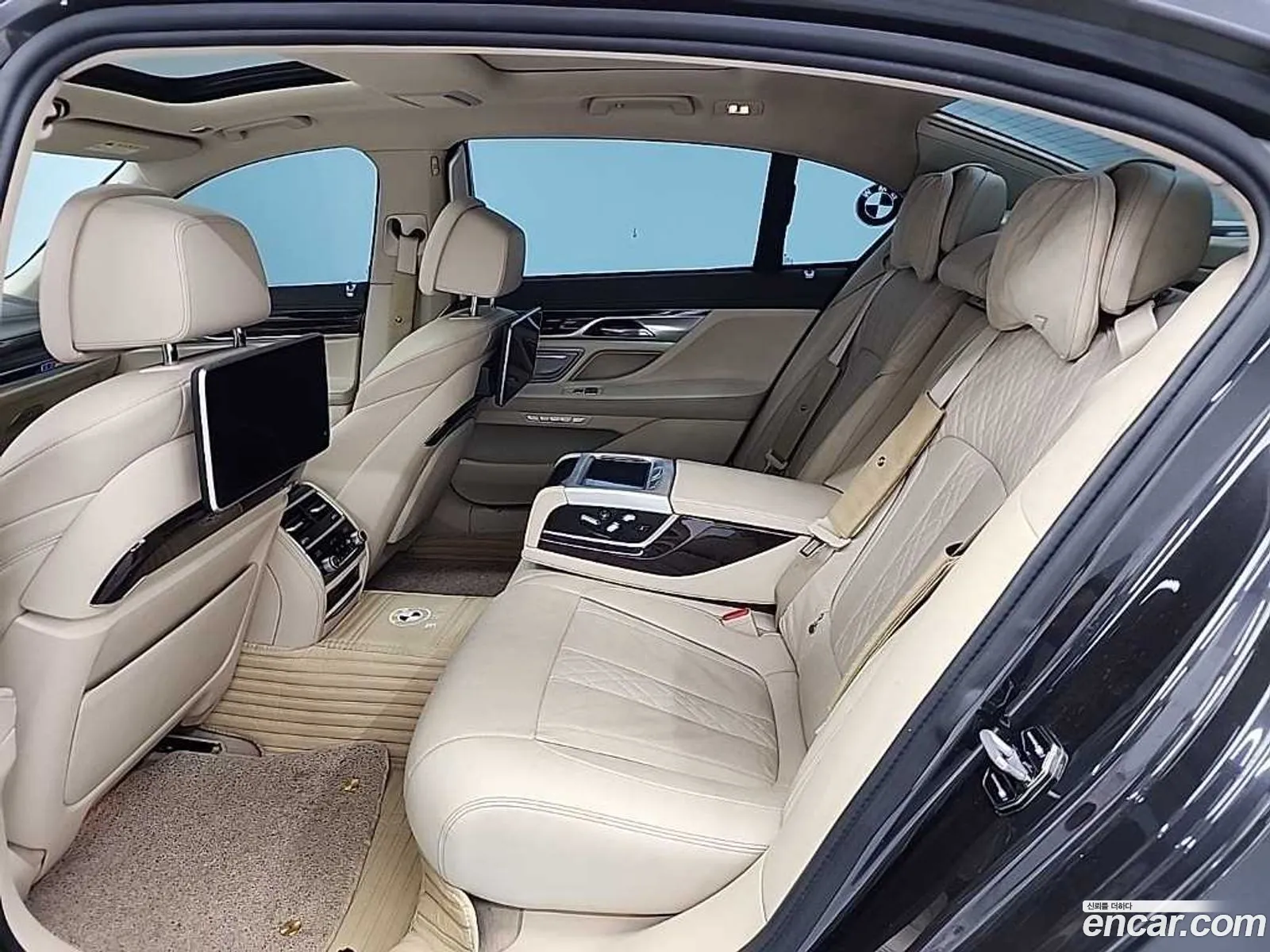 BMW 7 Series 2015 — 14