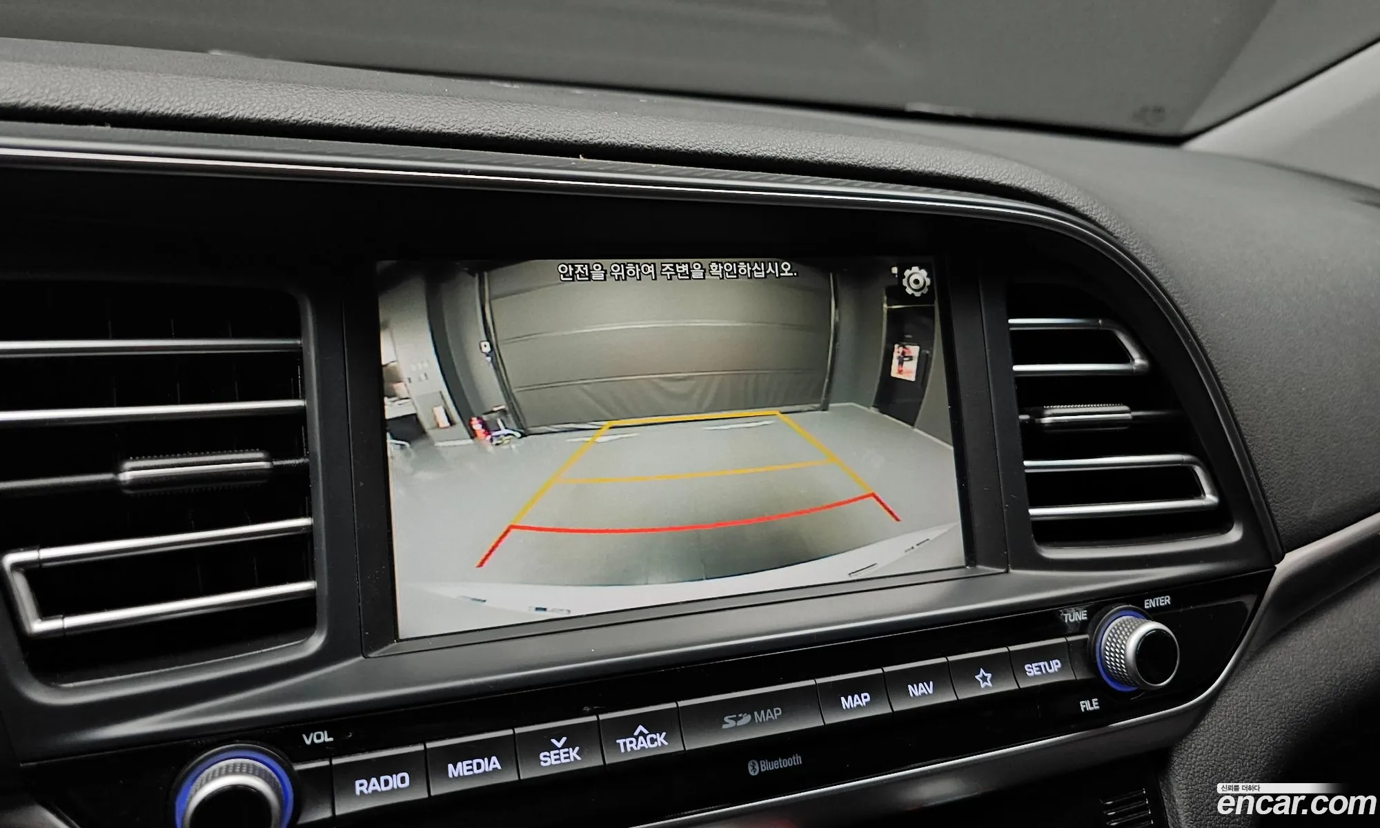 Hyundai Elantra AD 2020 — 11