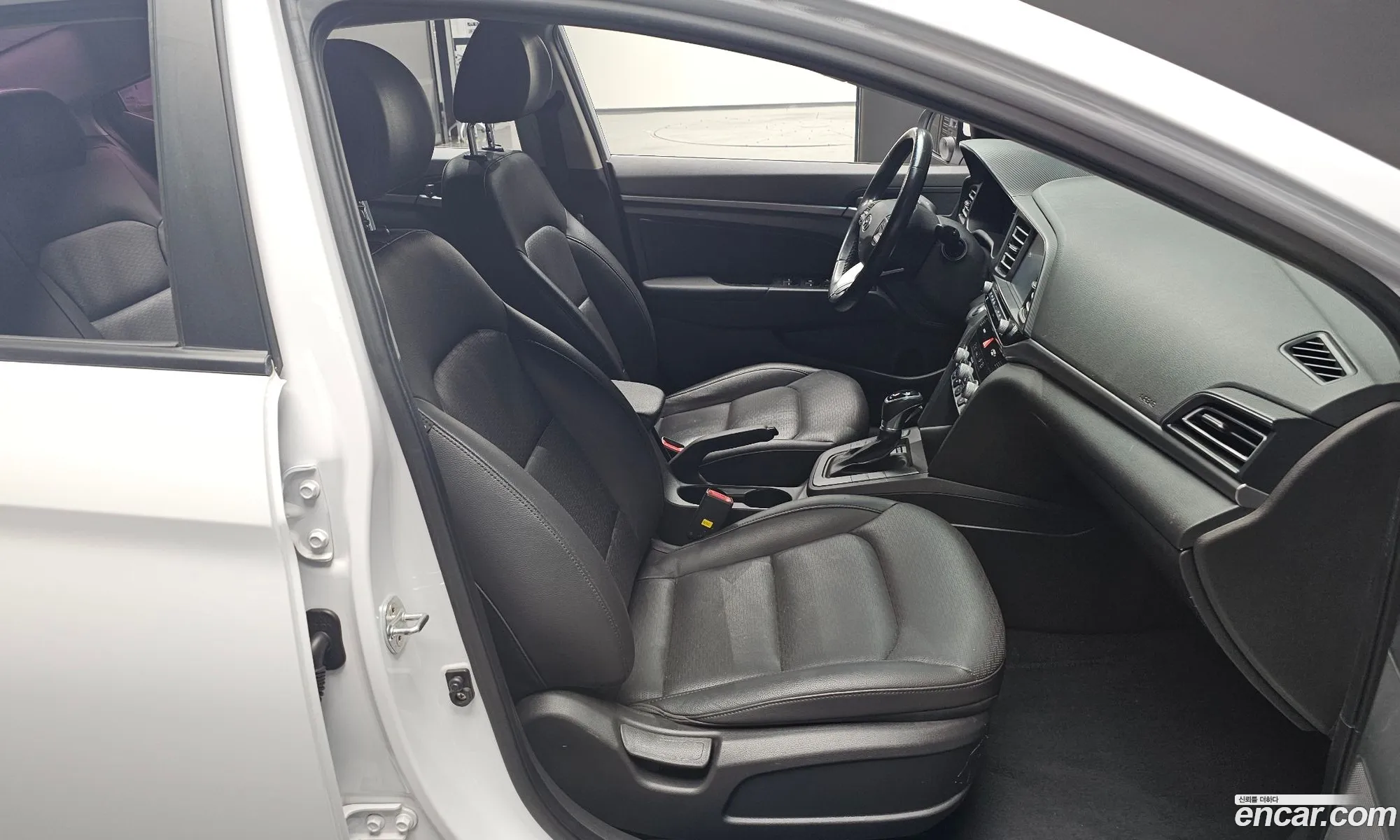 Hyundai Elantra AD 2020 — 15