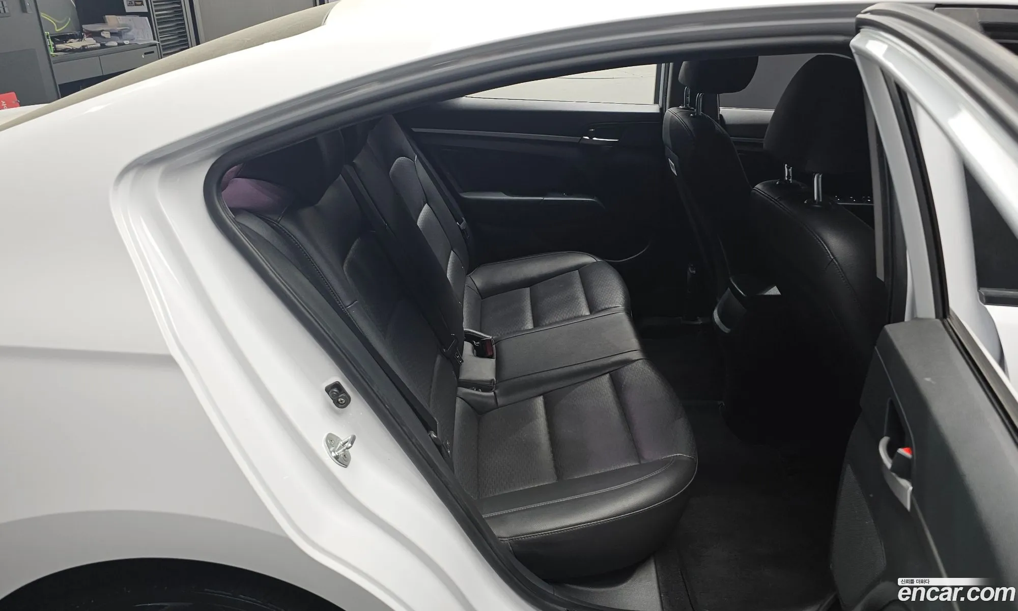 Hyundai Elantra AD 2020 — 13