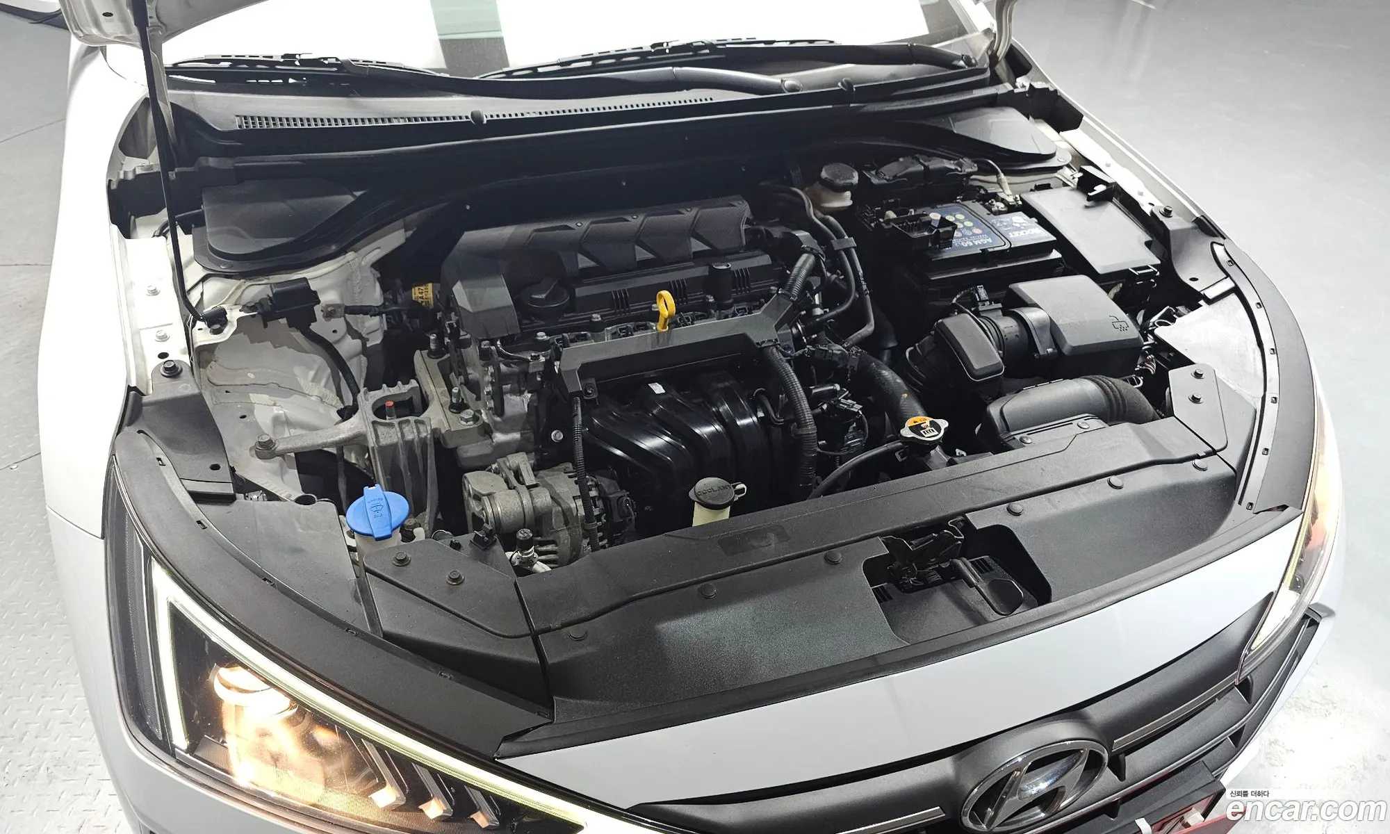 Hyundai Elantra AD 2020 — 16