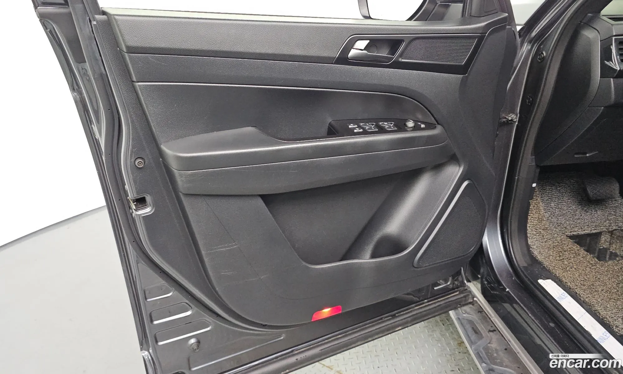 KG Mobility (SsangYong) Rexton Sports Khan