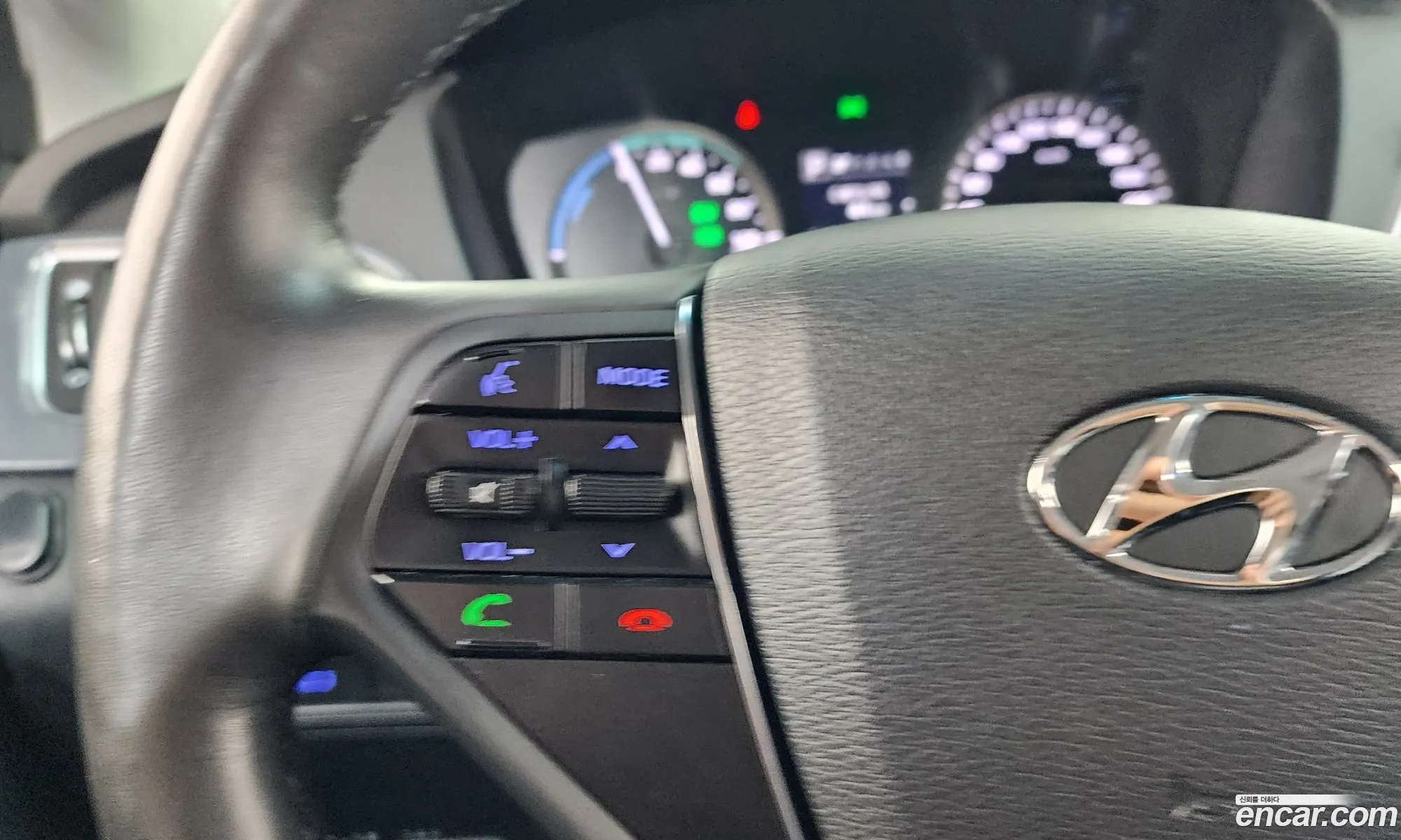 Hyundai LF Sonata Hybrid 2017 — 12