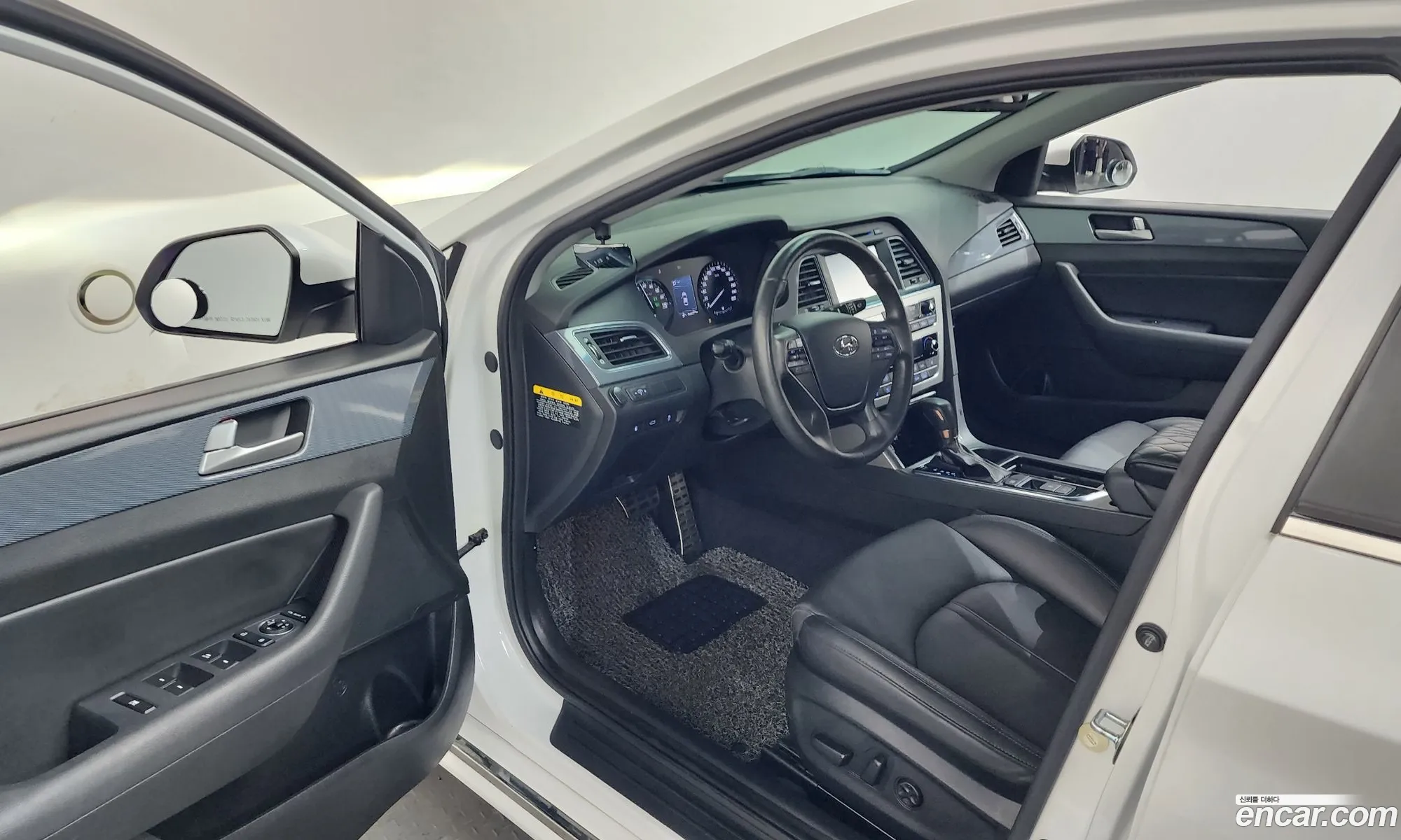 Hyundai LF Sonata Hybrid 2017 — 6