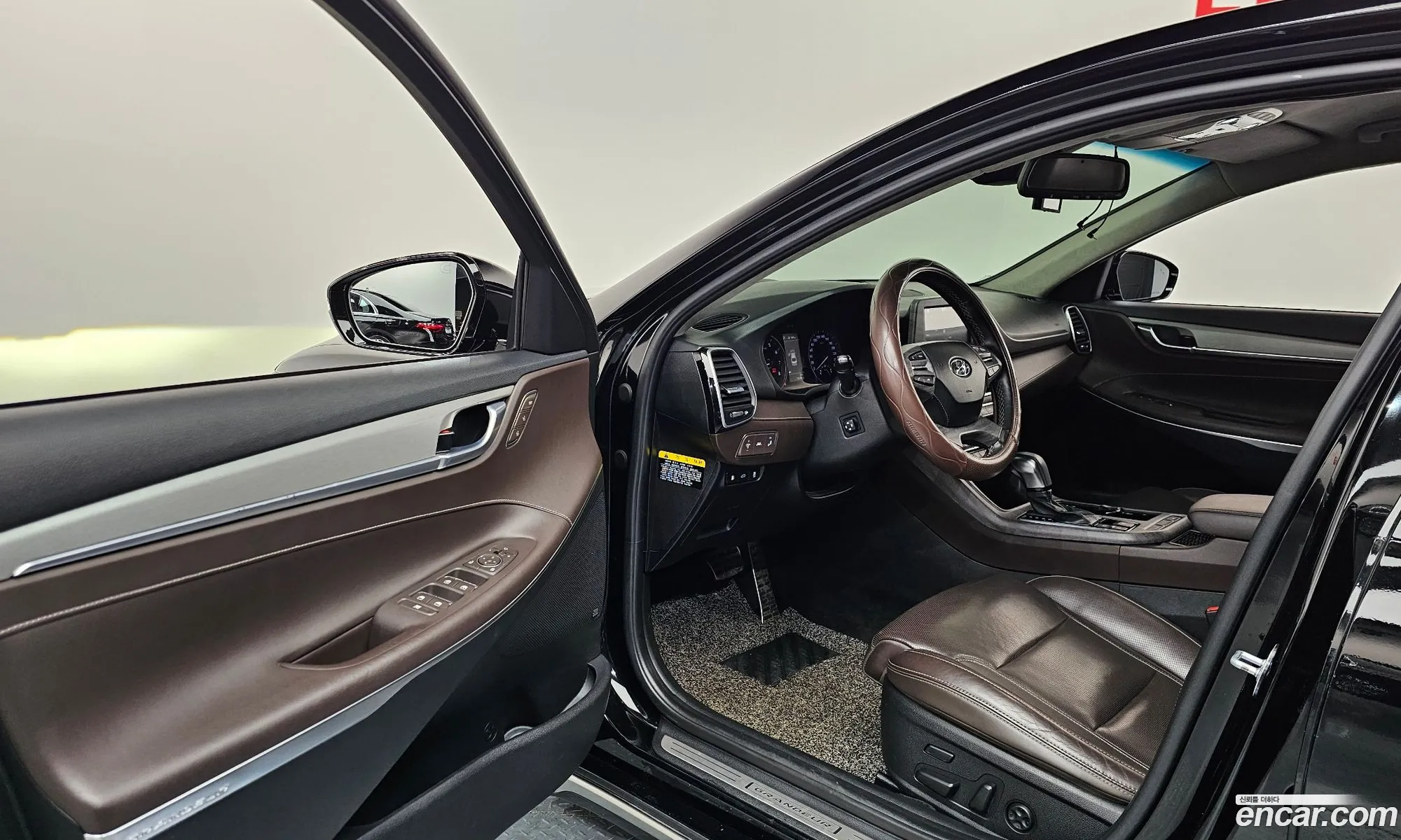 Hyundai Grandeur IG 2018 — 17