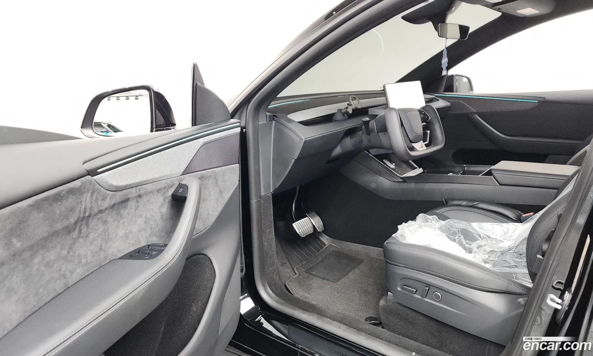 Tesla Model Y 2026 LRWYGCEK4TC568570 — 27