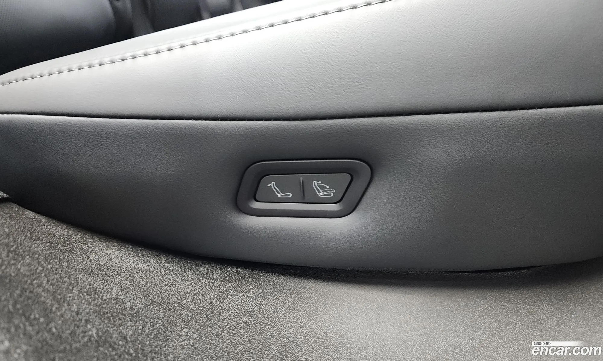 Tesla Model Y 2026 LRWYGCEK4TC568570 — 29