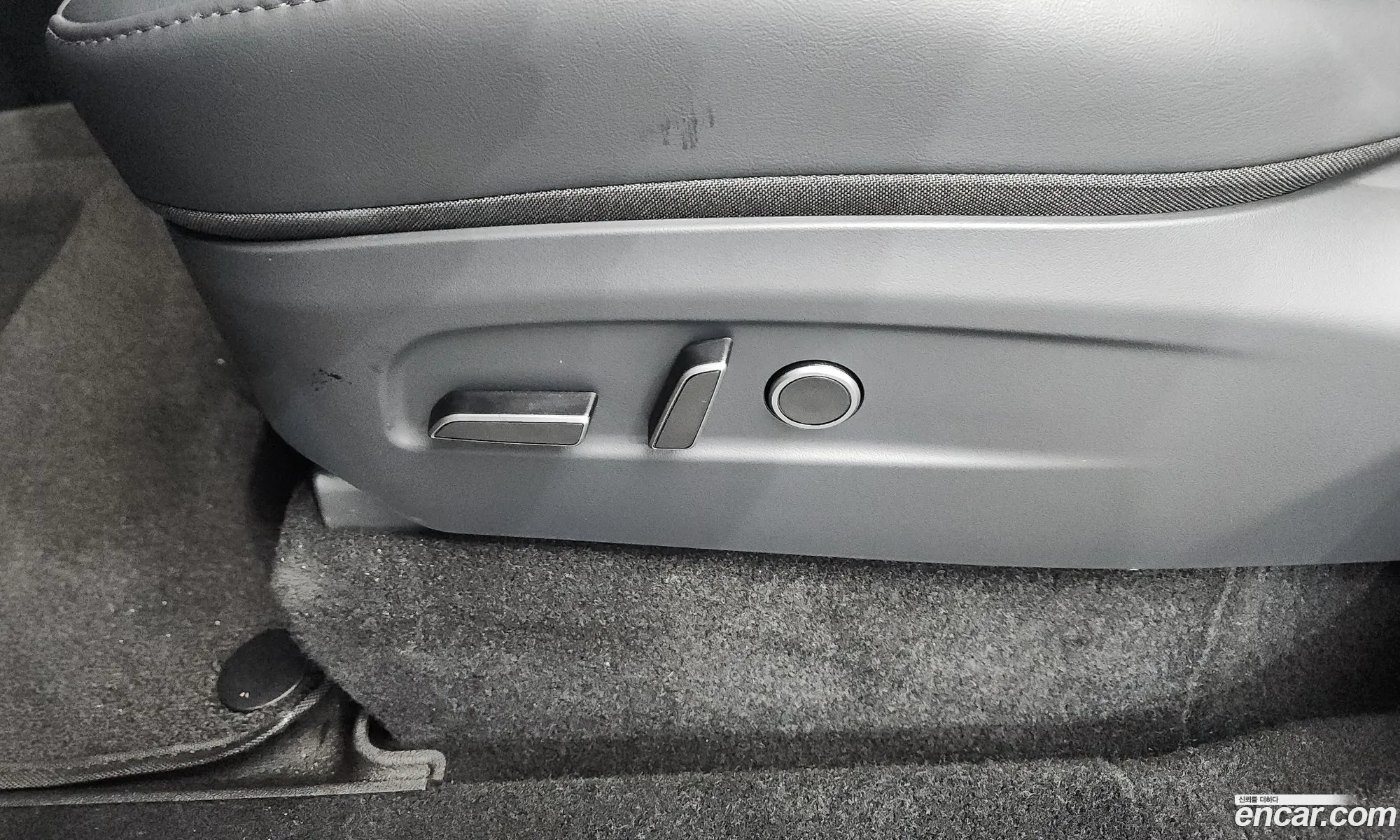 Tesla Model Y 2026 LRWYGCEK4TC568570 — 33