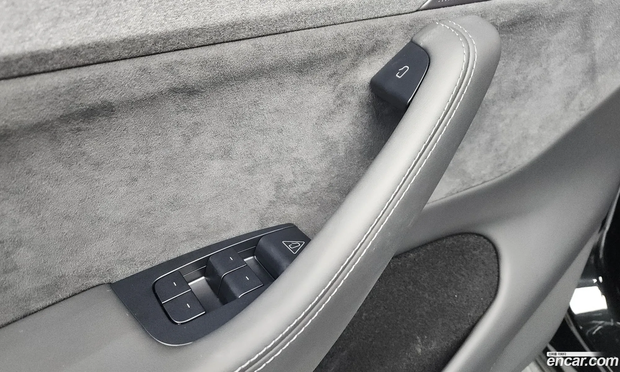 Tesla Model Y 2026 LRWYGCEK4TC568570 — 35