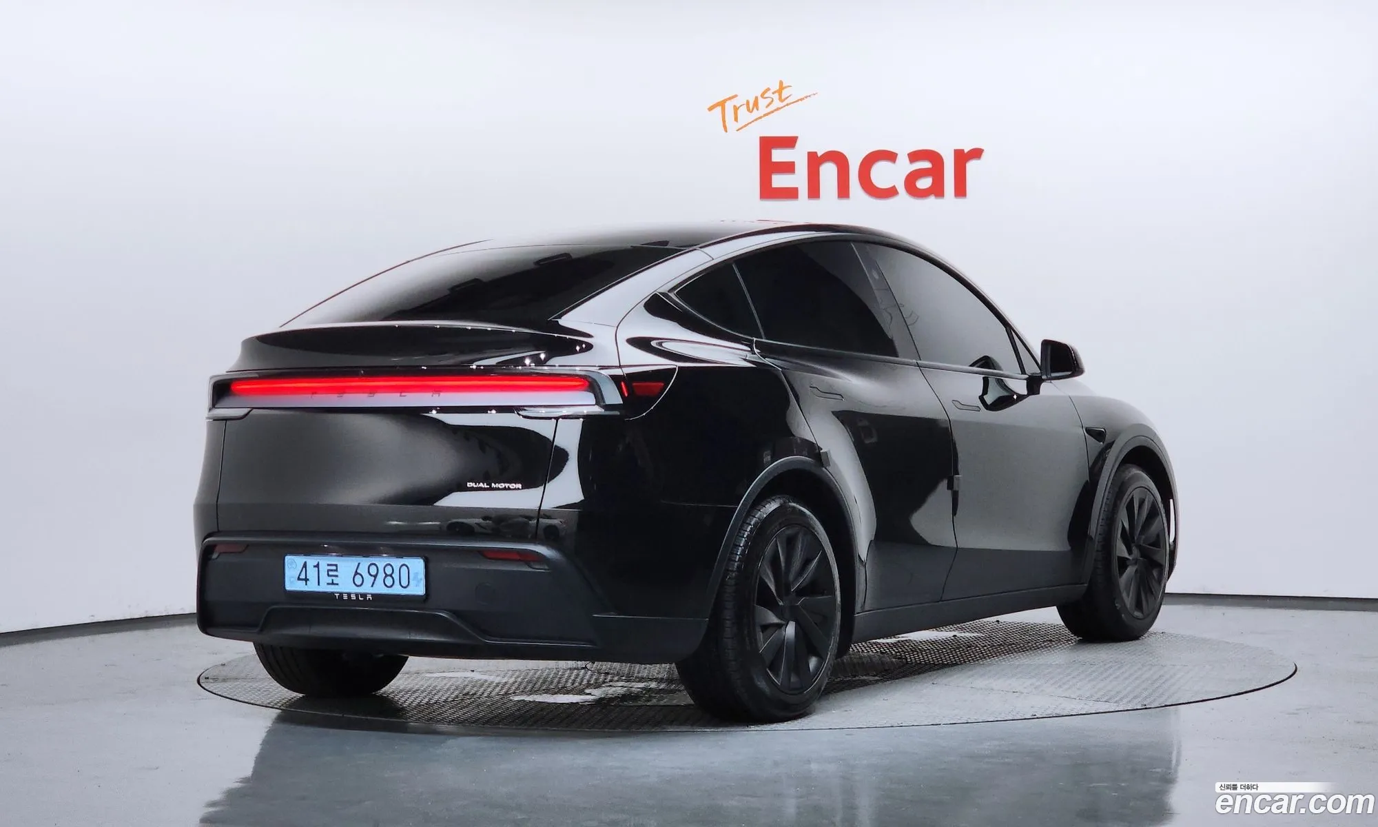 Tesla Model Y 2026 LRWYGCEK4TC568570 — 12