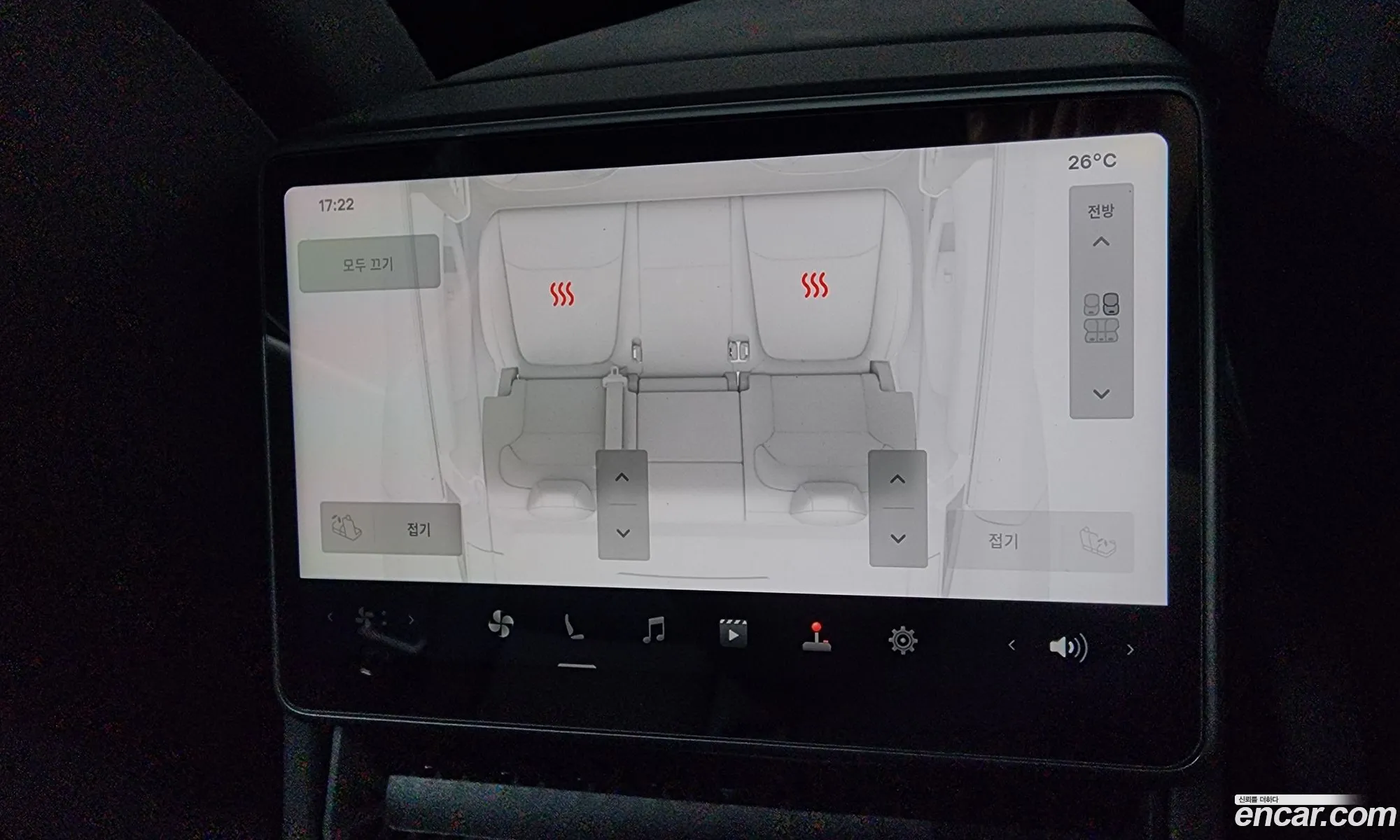 Tesla Model Y 2026 LRWYGCEK4TC568570 — 39