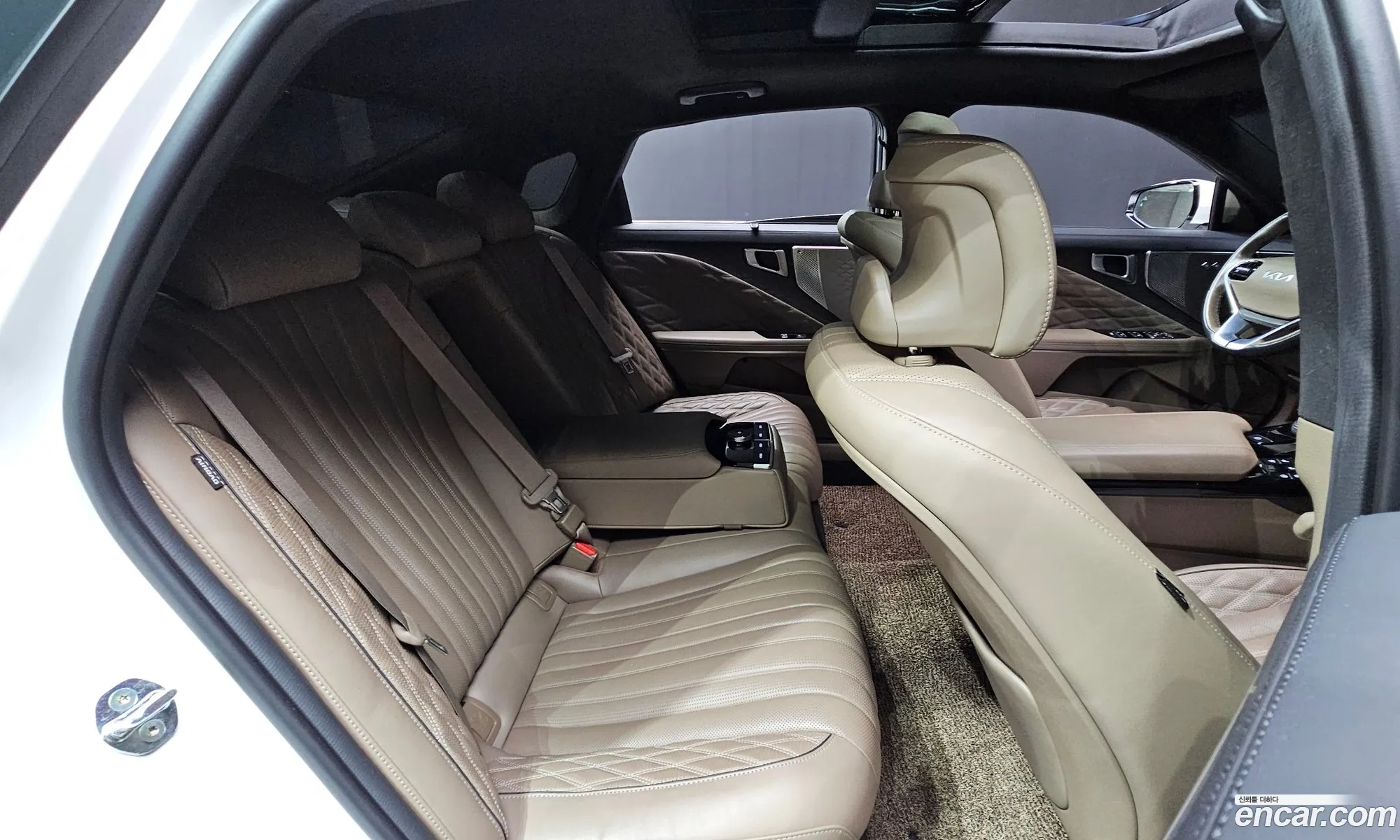 Kia K8 Hybrid 2022 — 7