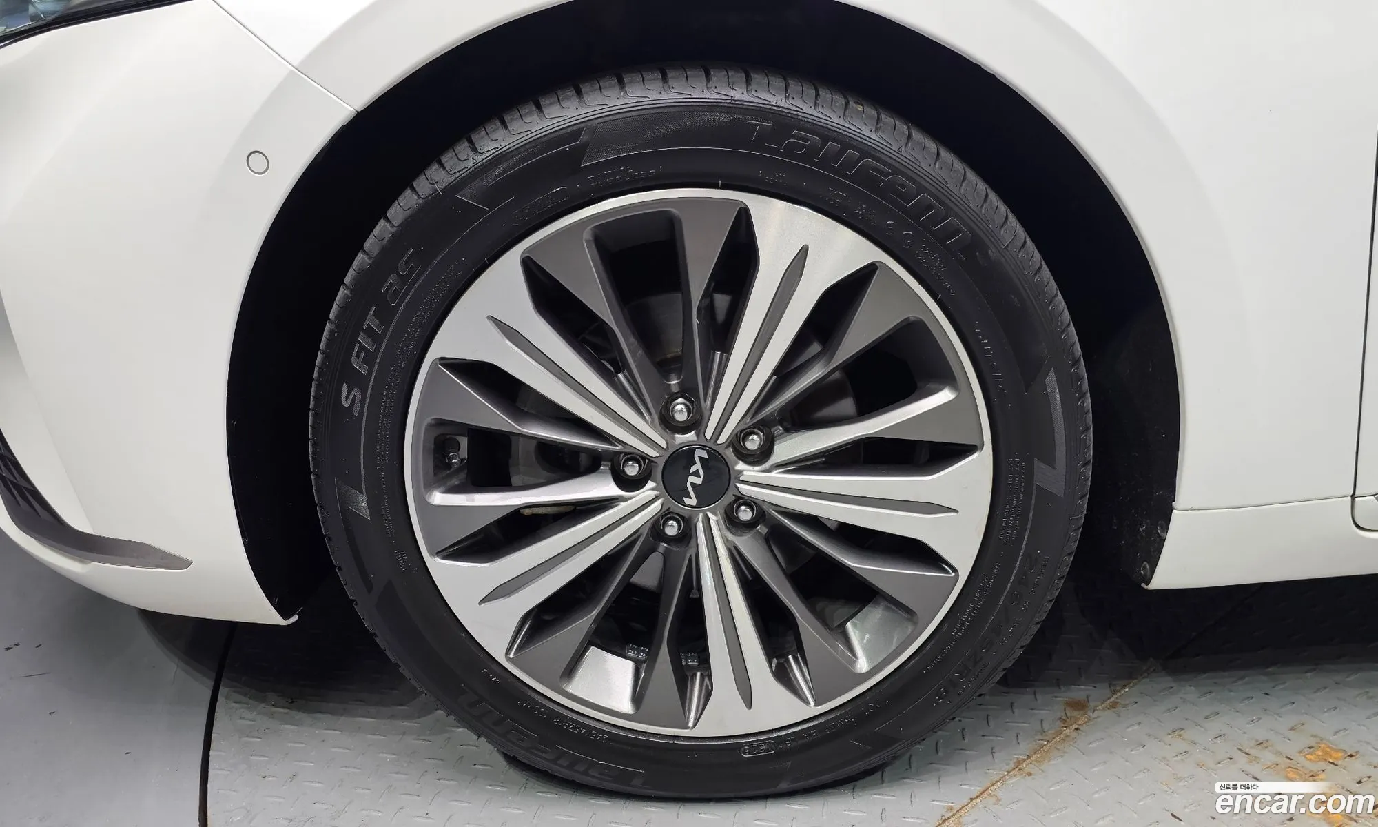 Kia K8 Hybrid 2022 — 25