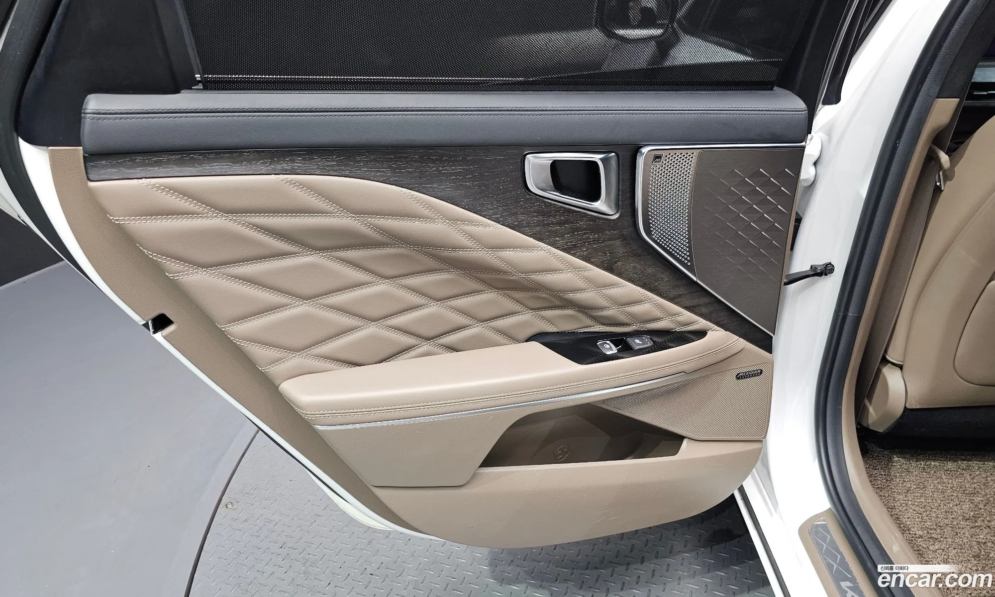Kia K8 Hybrid 2022 — 31