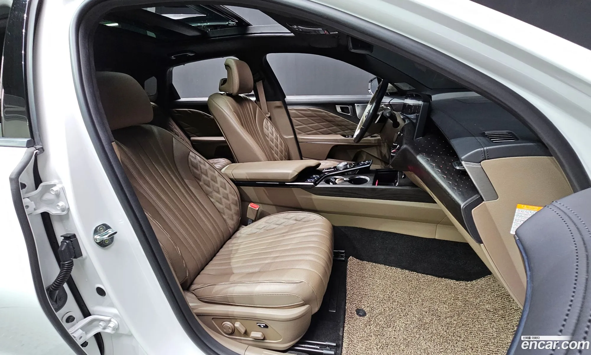 Kia K8 Hybrid 2022 — 33