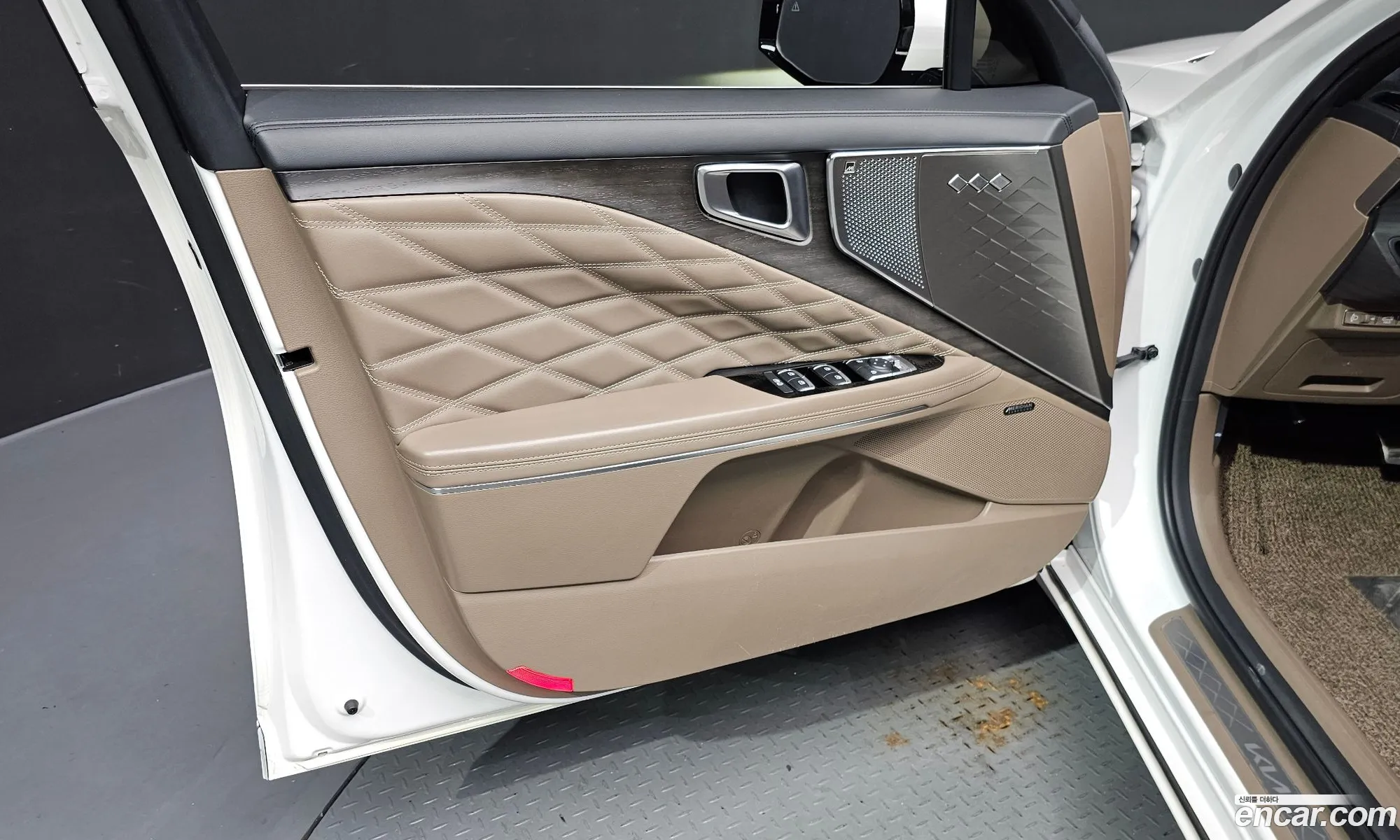 Kia K8 Hybrid 2022 — 9