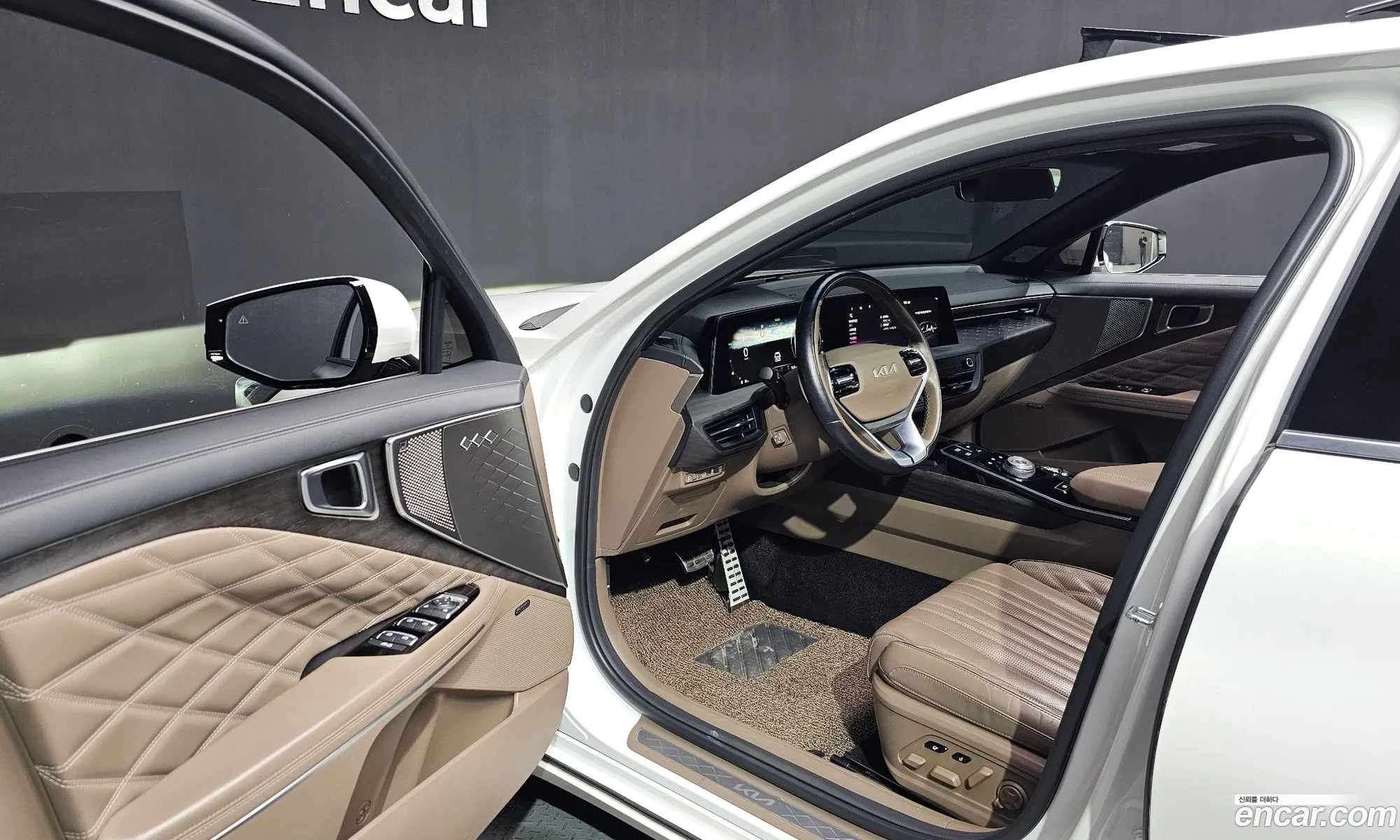 Kia K8 Hybrid 2022 — 27
