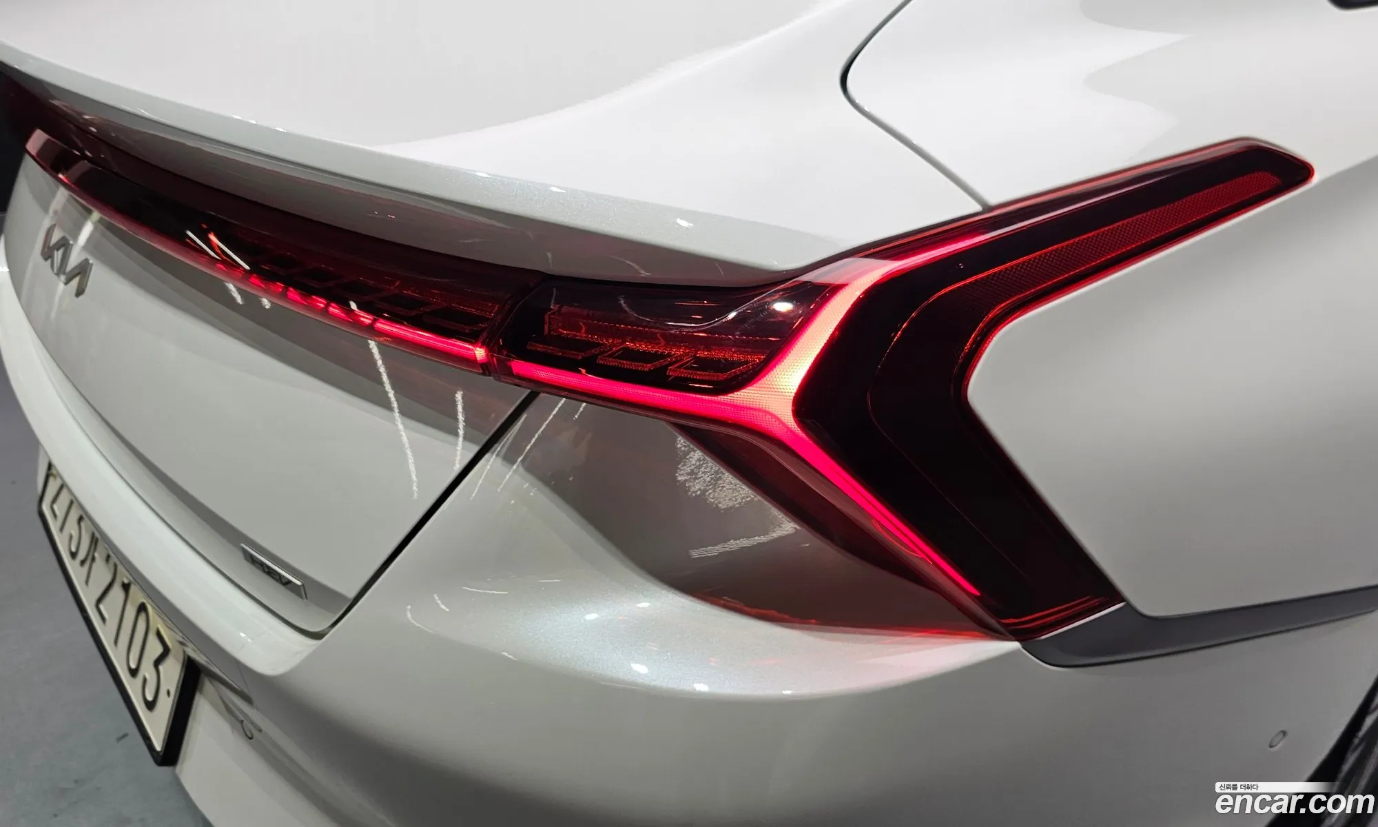 Kia K8 Hybrid 2022 — 17