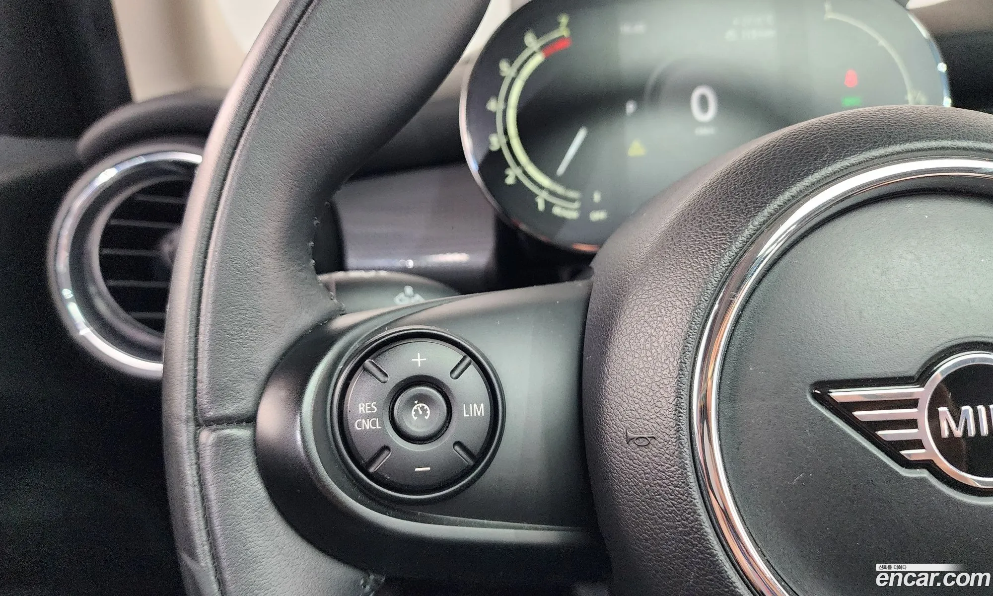 Mini Cooper 2021 — 16