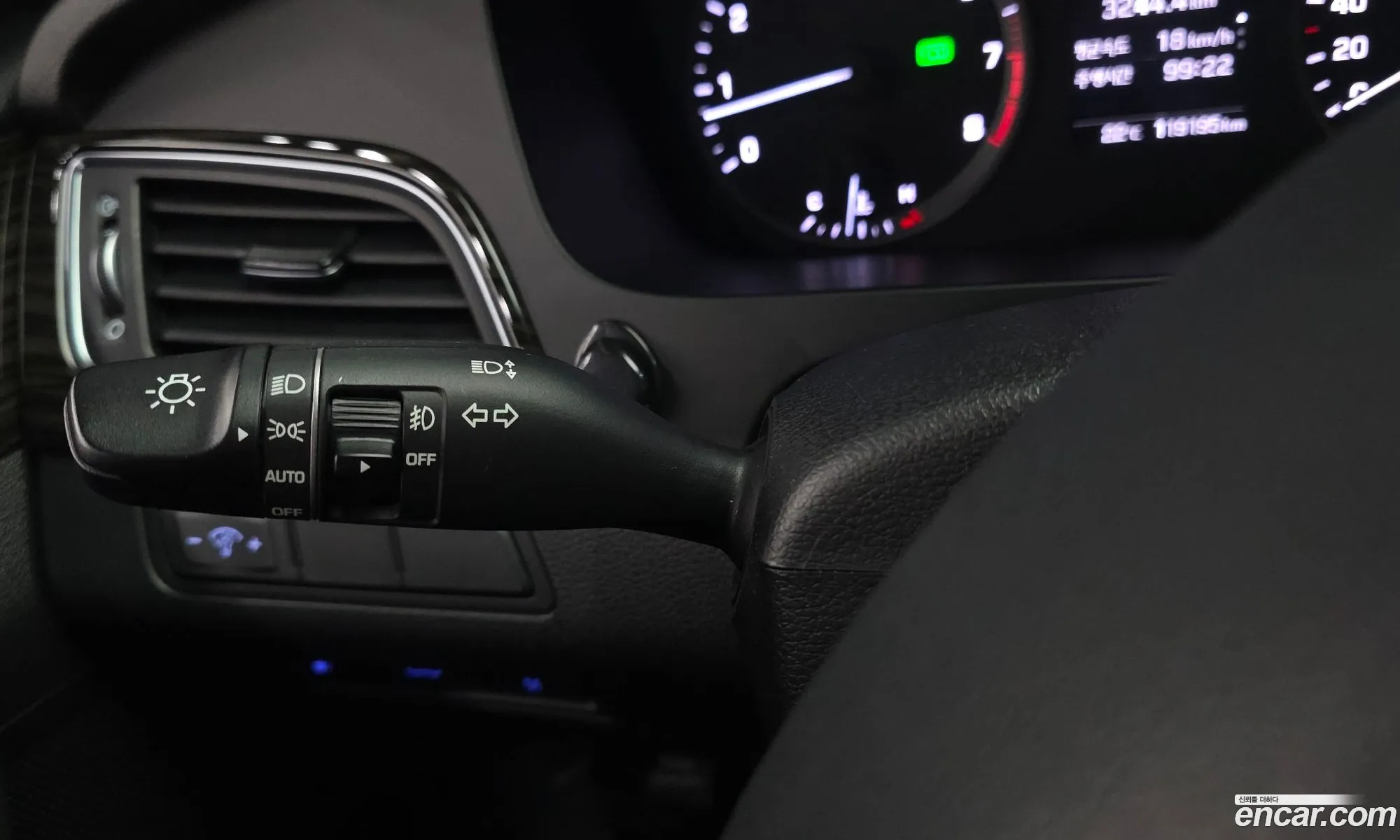 Hyundai LF Sonata 2016 — 26