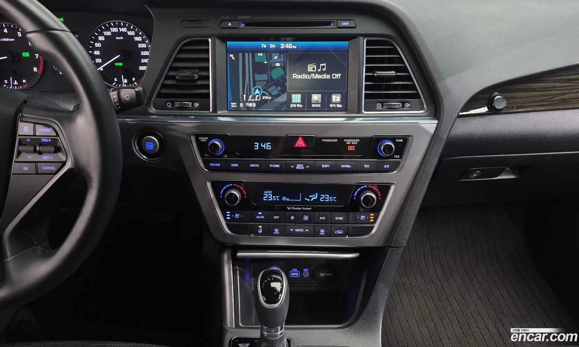 Hyundai LF Sonata 2016 — 25