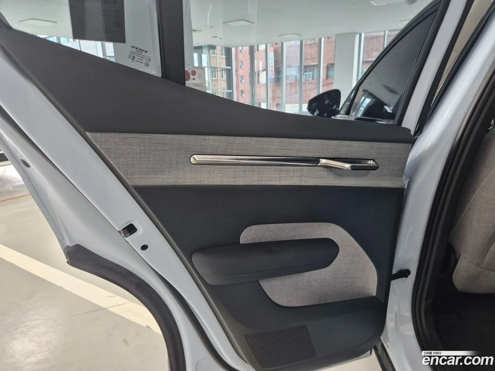 Volvo EX30 2025 — 18