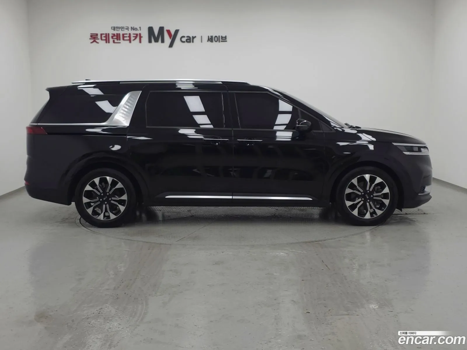 Kia Carnival 2021 — 9
