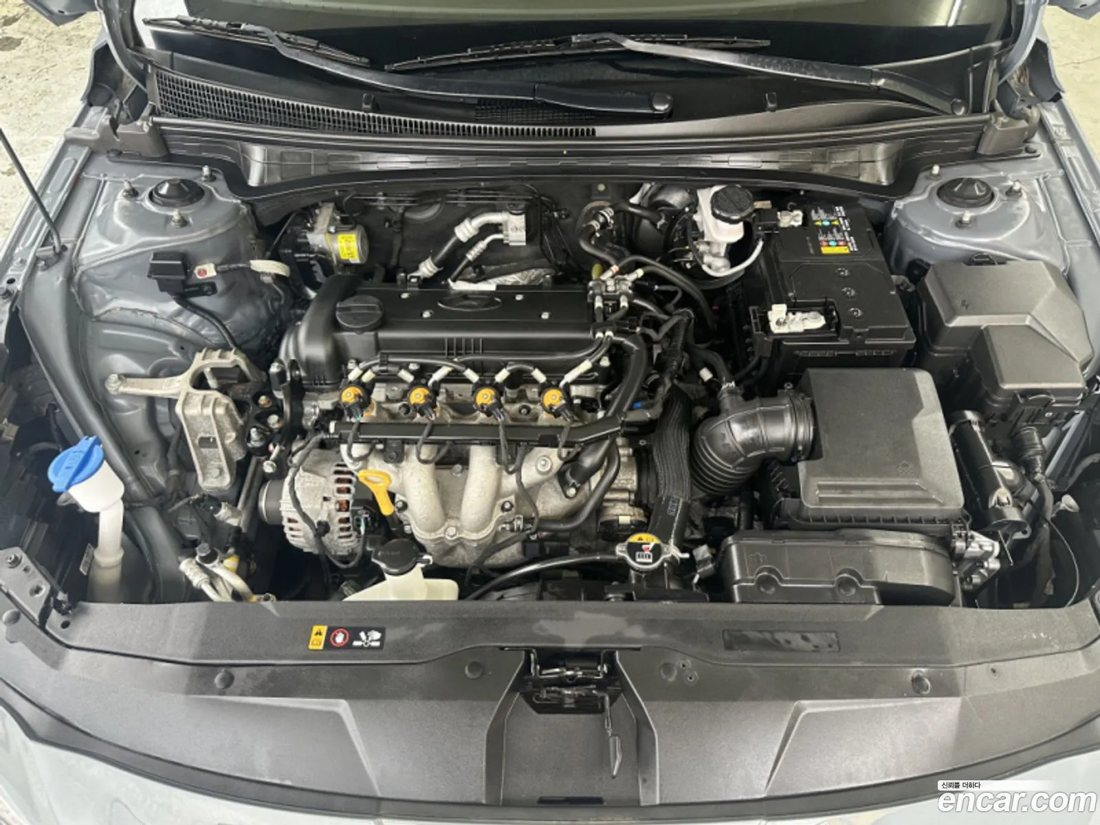 Hyundai Elantra 2022 — 3