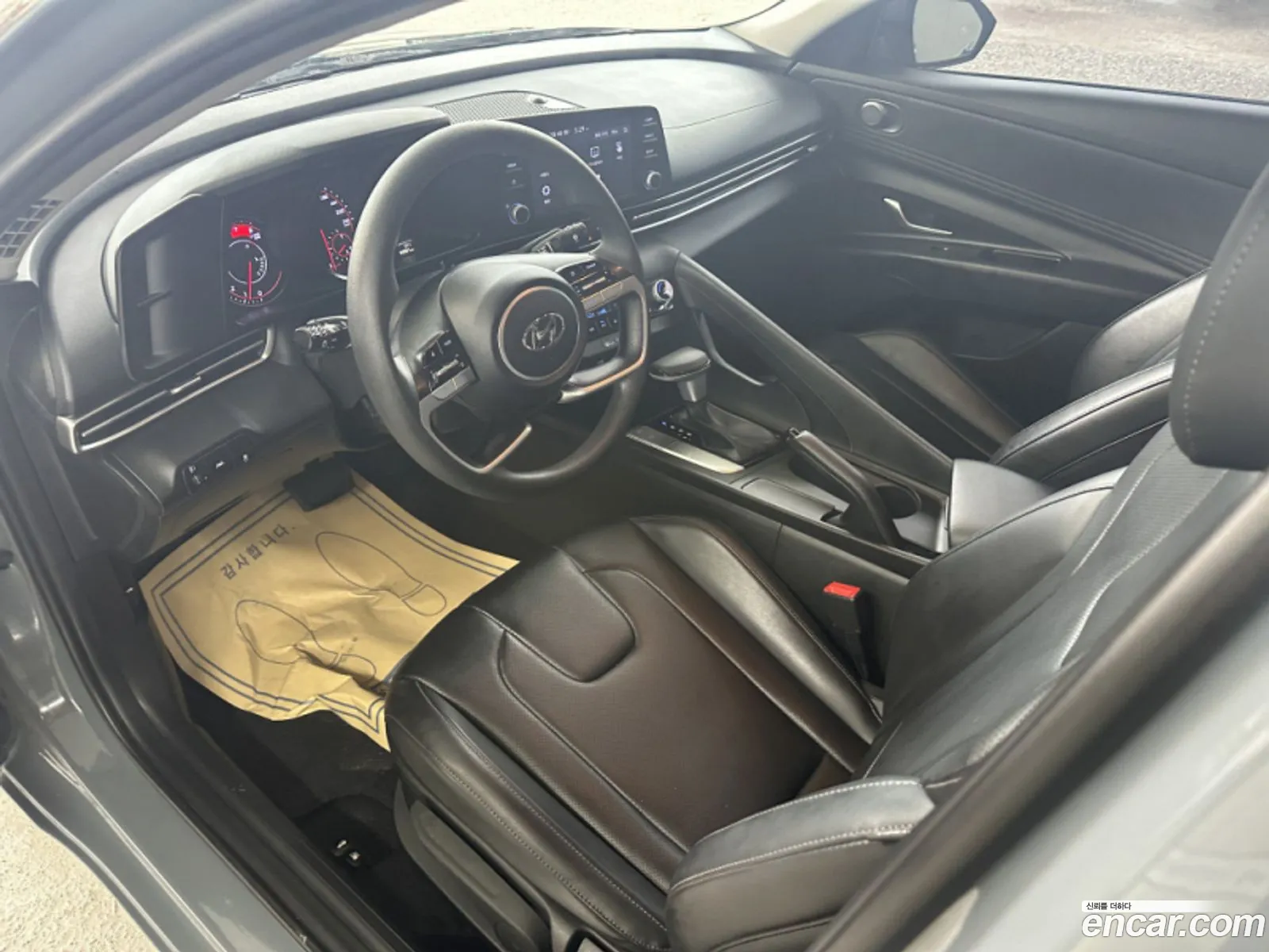 Hyundai Elantra 2022 — 5
