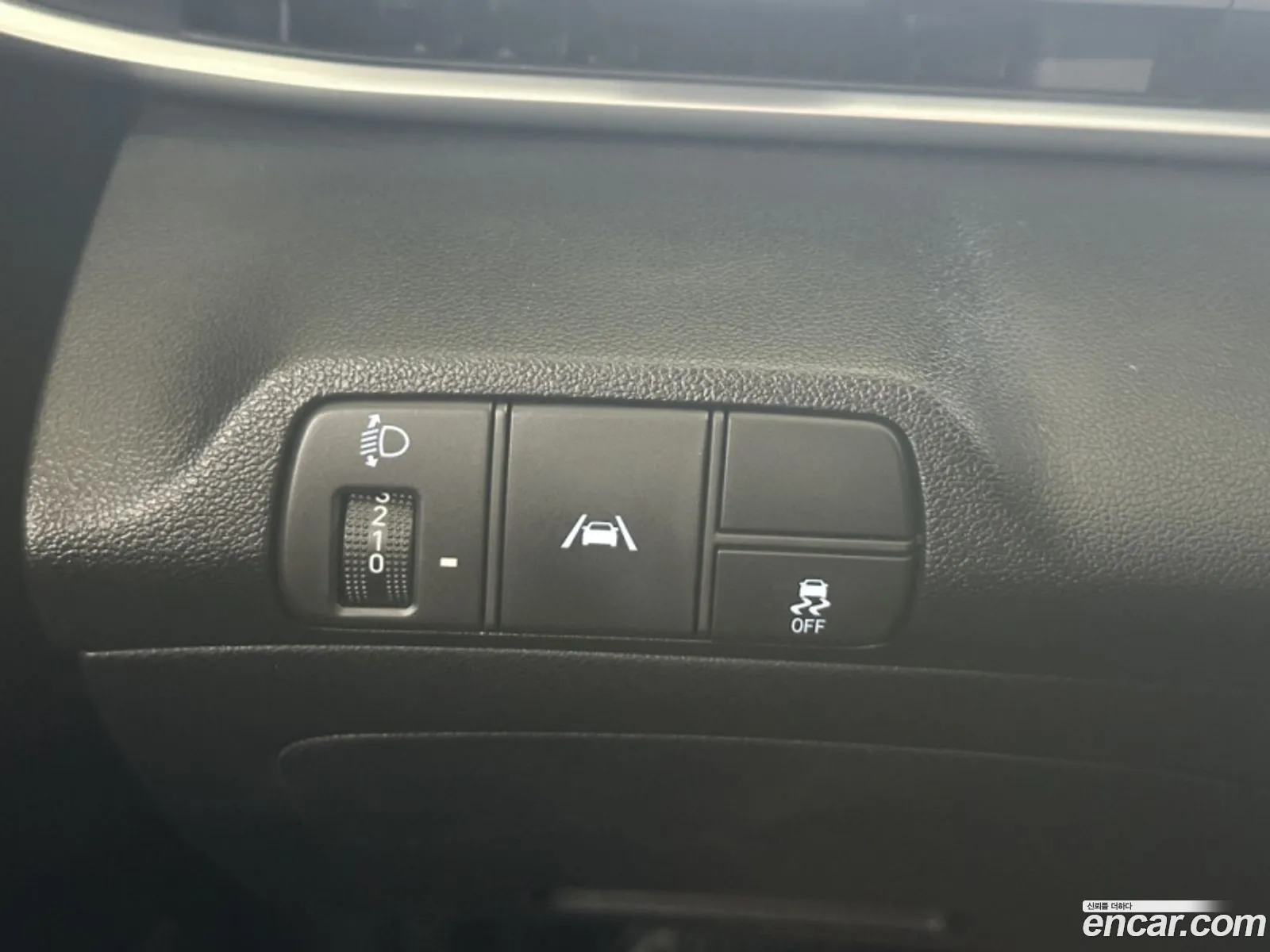 Hyundai Elantra 2022 — 4