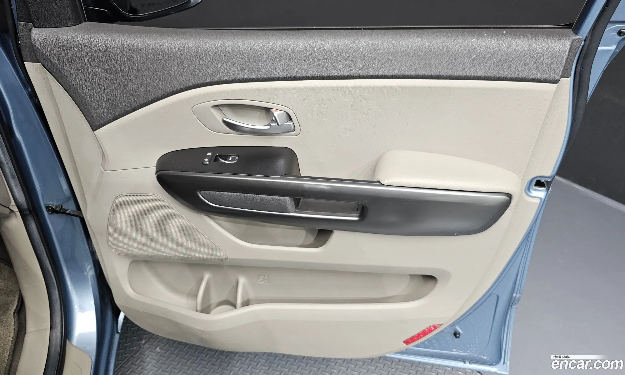 Kia Carnival 2015 KNAMB81ABGS151060 — 2