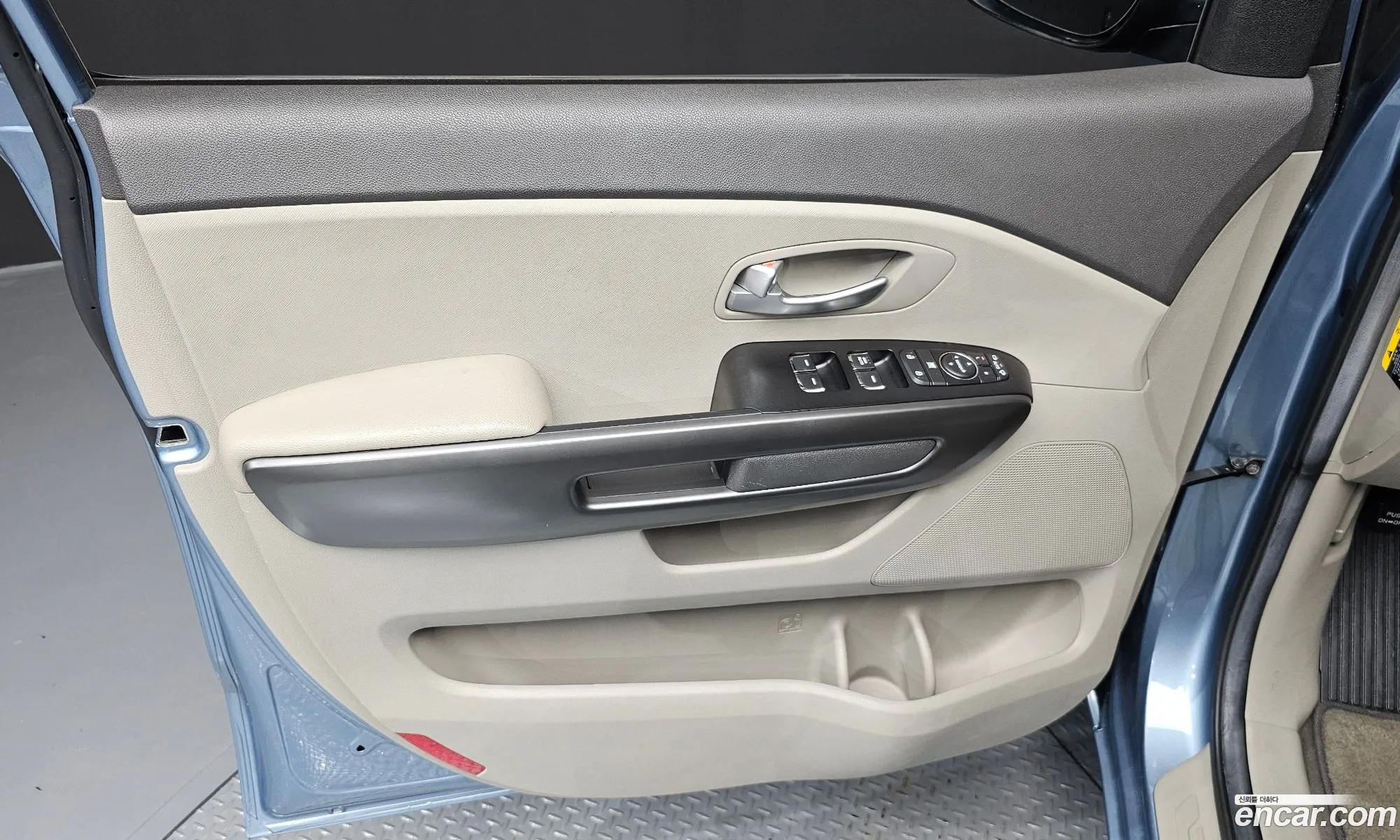 Kia Carnival 2015 KNAMB81ABGS151060 — 25